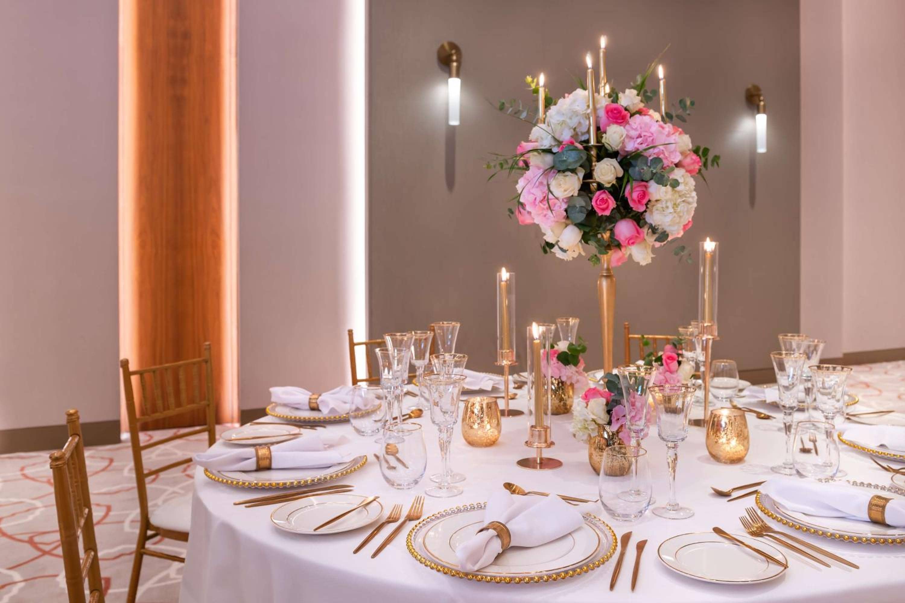 The WB Abu Dhabi, Curio Collection By Hilton — 4