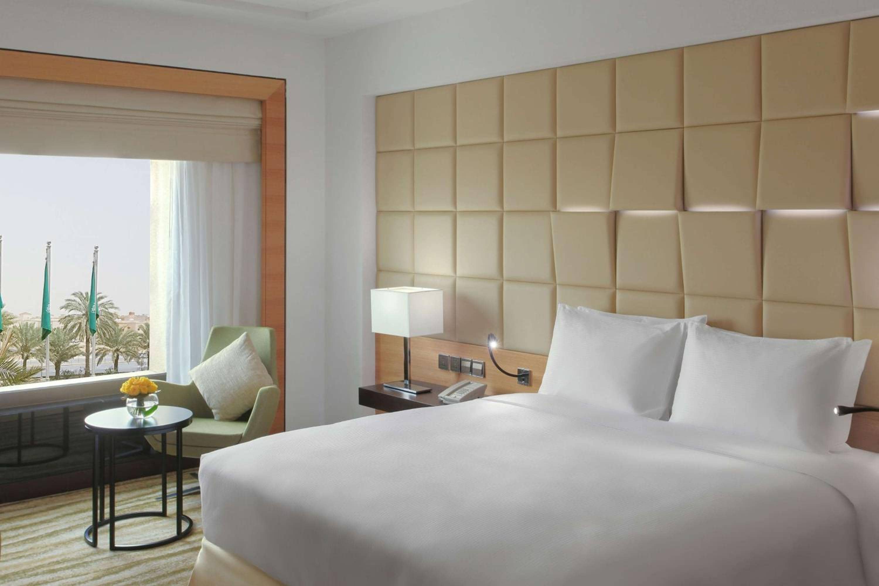 DoubleTree by Hilton Hotel Riyadh - Al Muroj Business Gate — 3