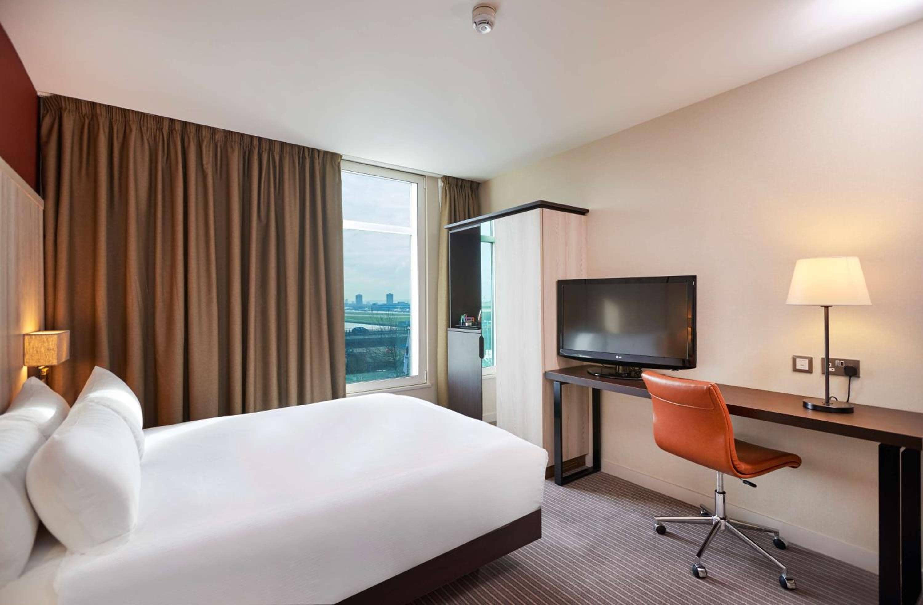 DoubleTree By Hilton London Excel — 2