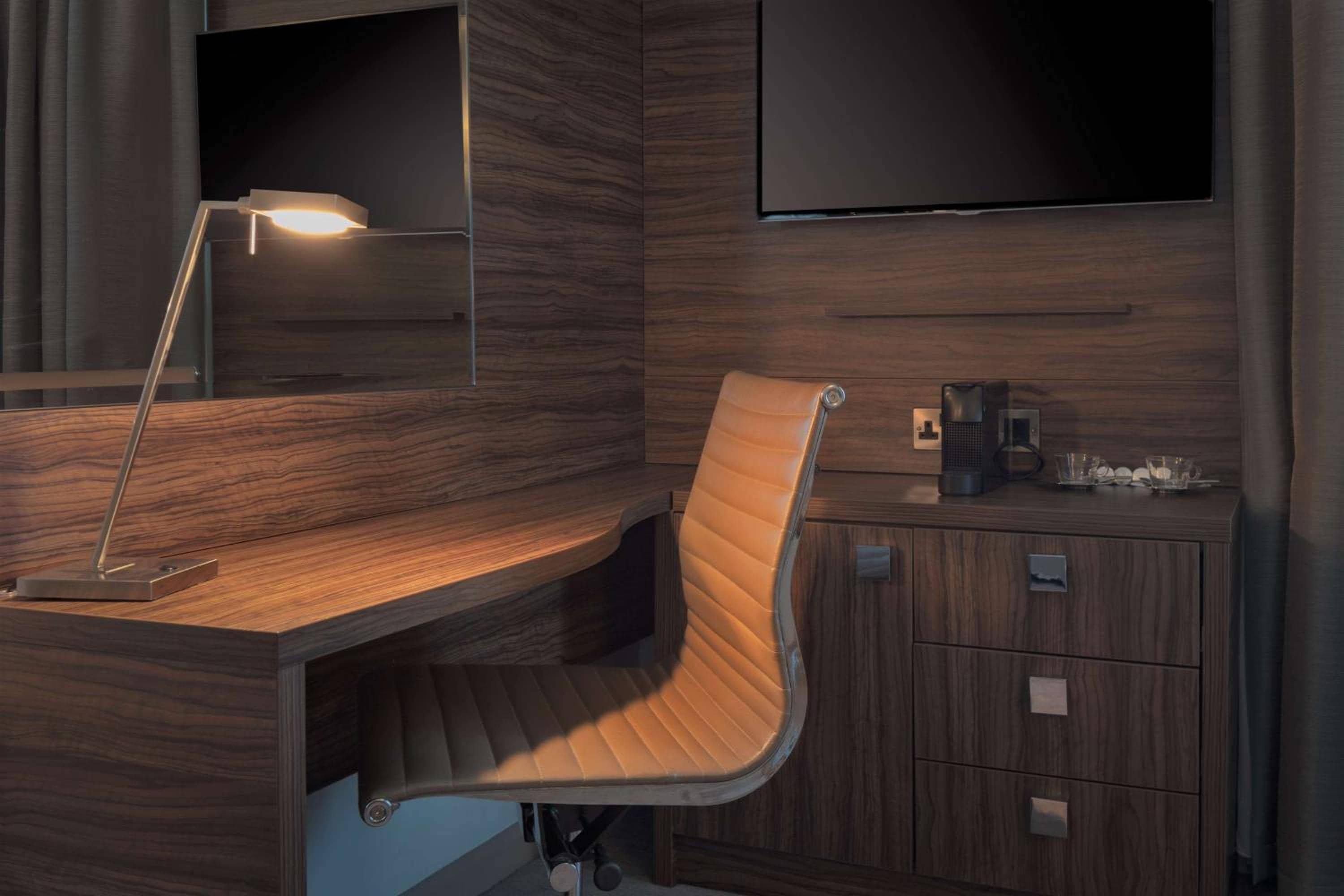 DoubleTree by Hilton London Angel Kings Cross — 2