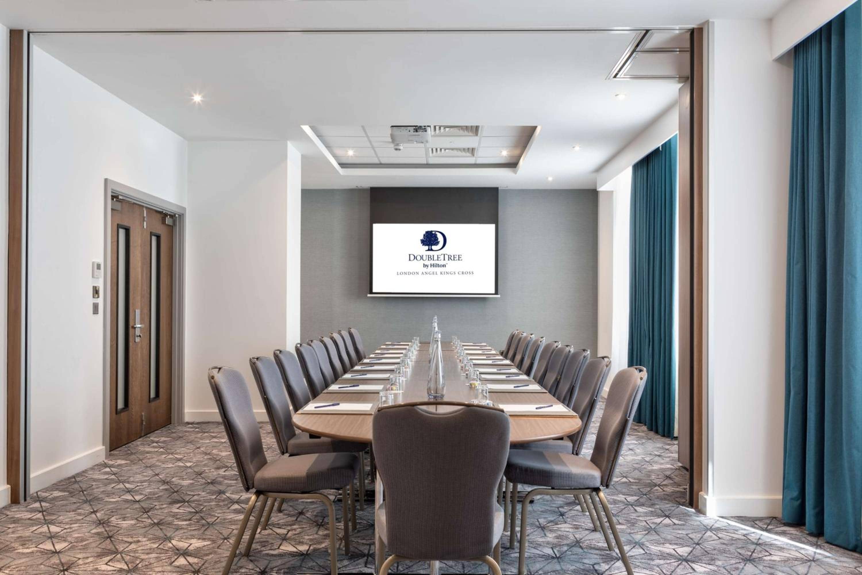 DoubleTree by Hilton London Angel Kings Cross — 4