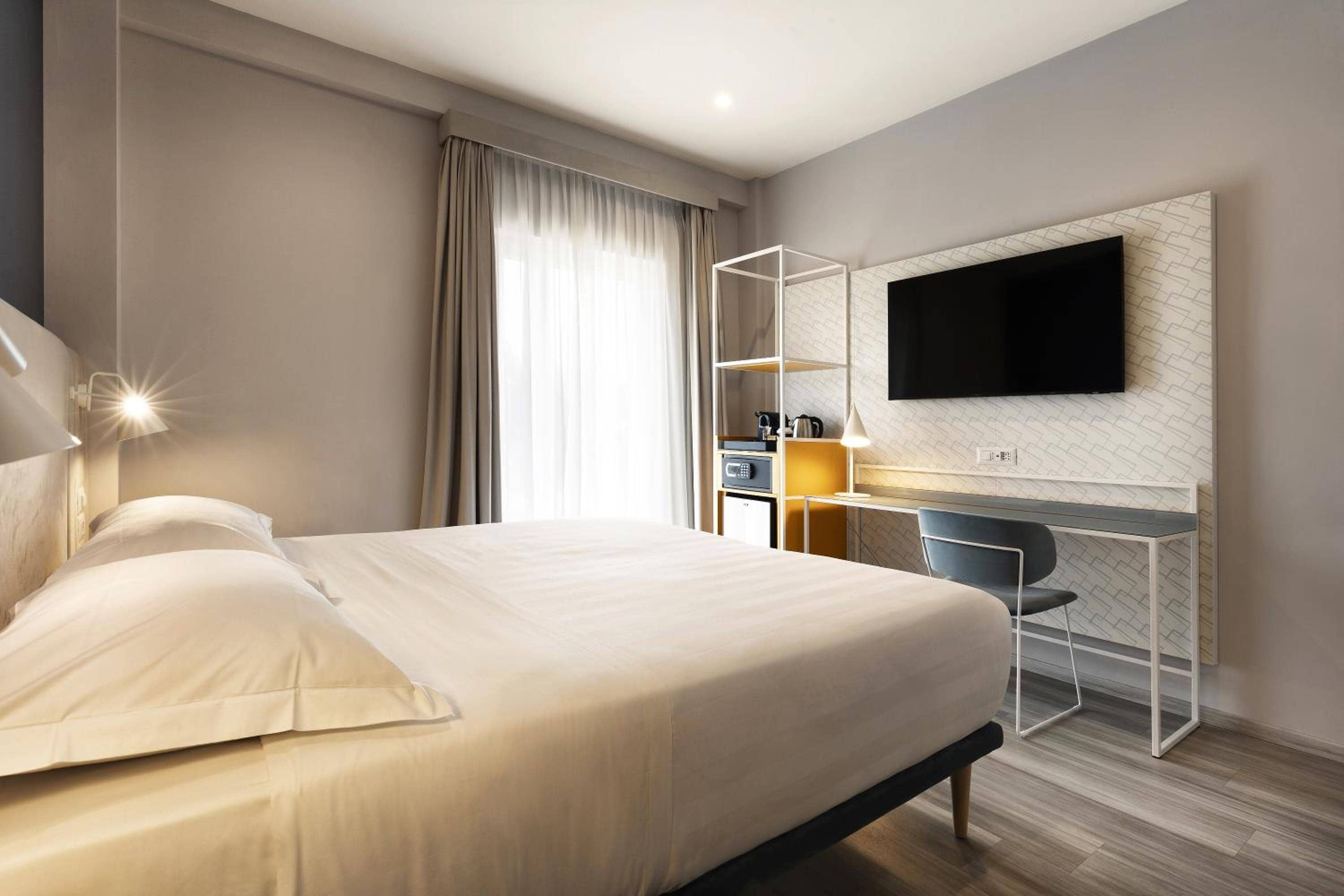Adesso Hotel — 3