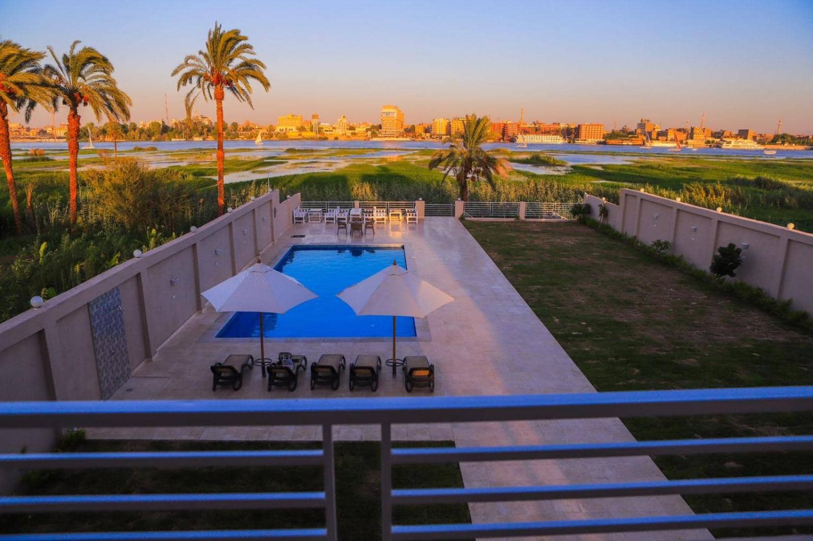 Royal Nile Villa - Nile View Apartment 1 — 4