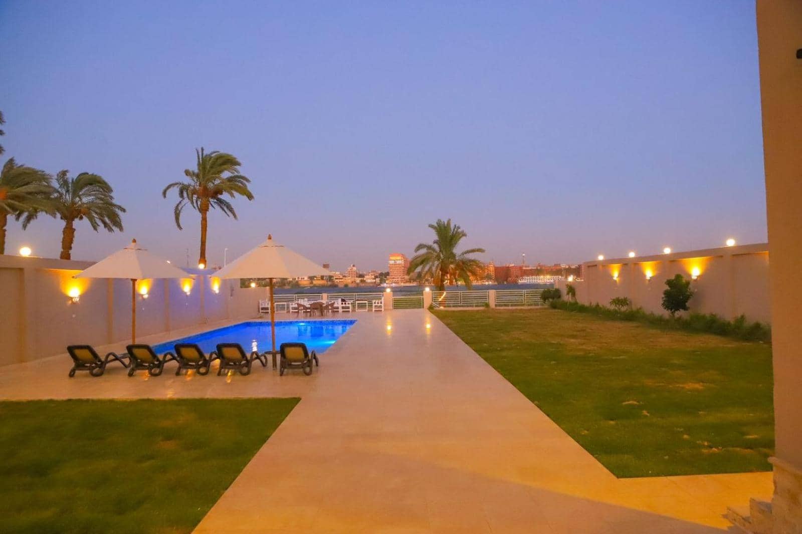 Royal Nile Villas - Nile View Apartment 2 — 2