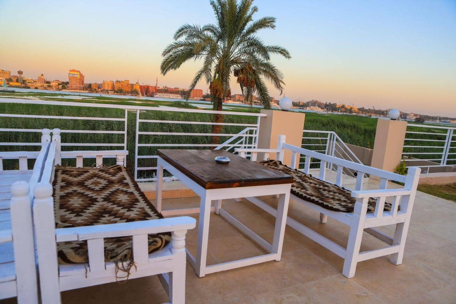Royal Nile Villas - Nile View Apartment 2 — 5