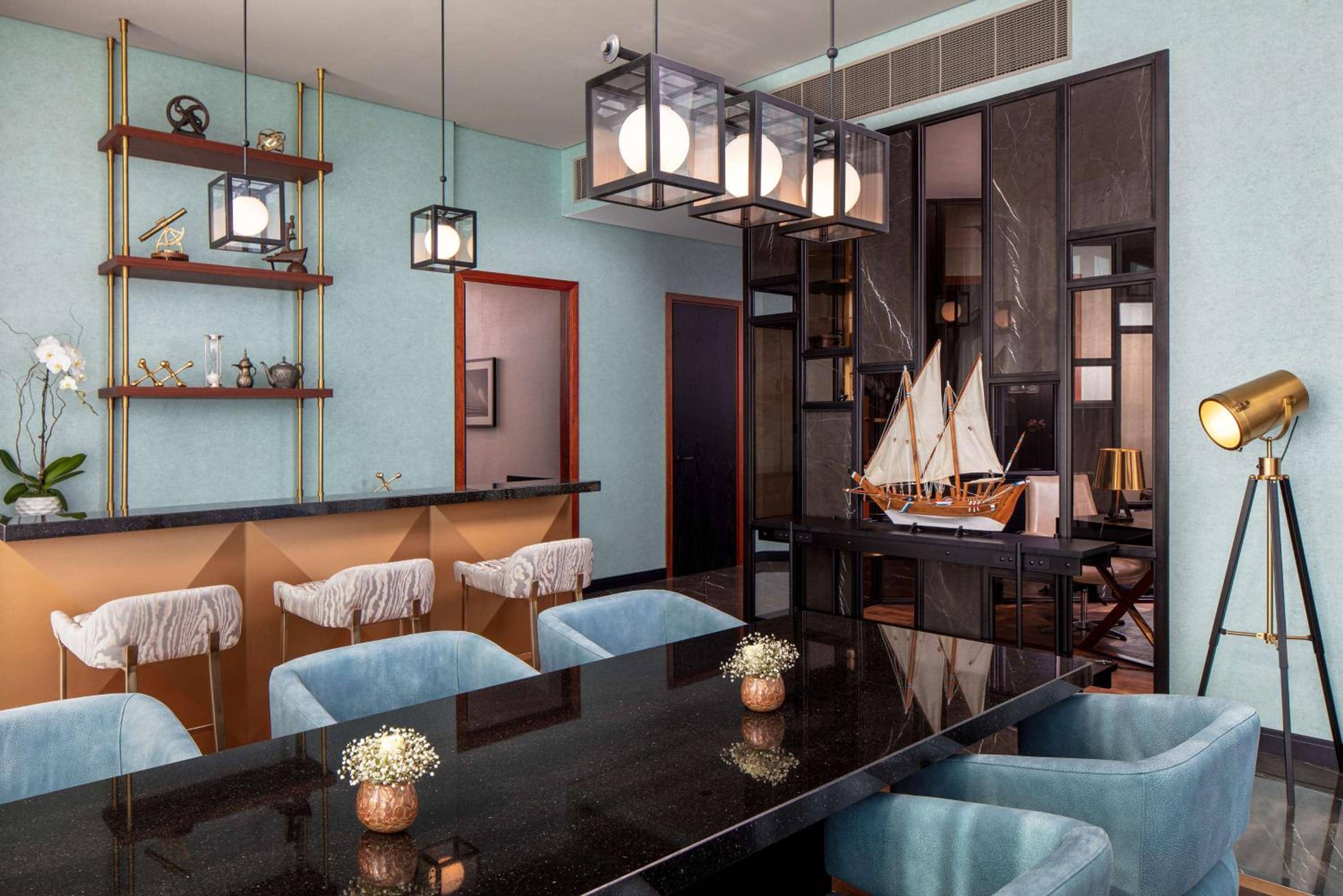 Woodstock Corner - Newly renovated slick and modern loft apartments — 2