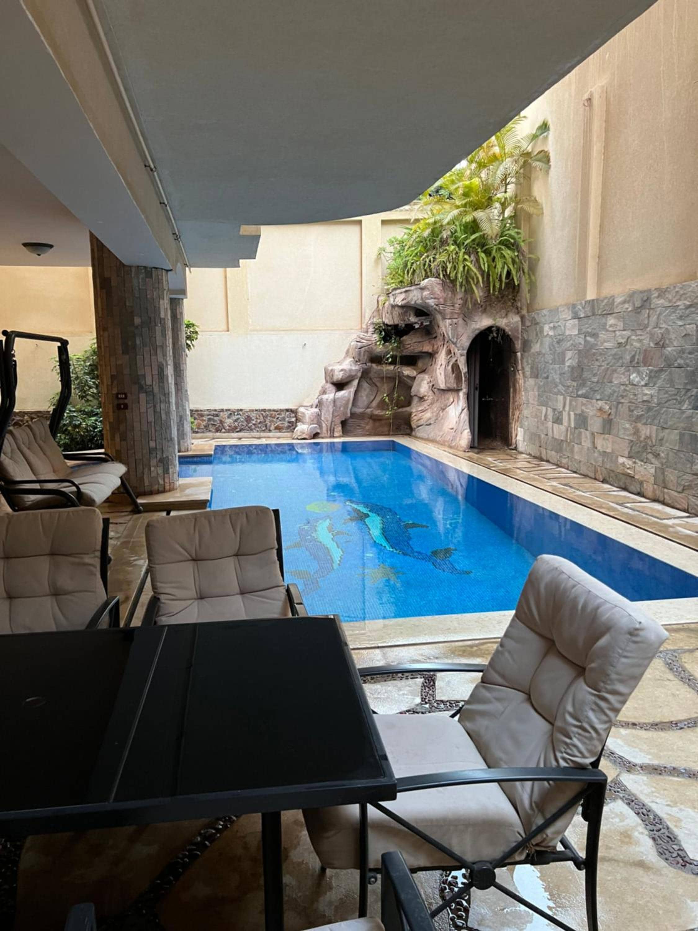 The GlassHouse Pool — 4