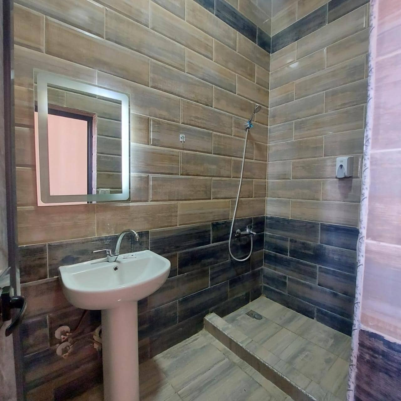 Gresham Hotel — 2