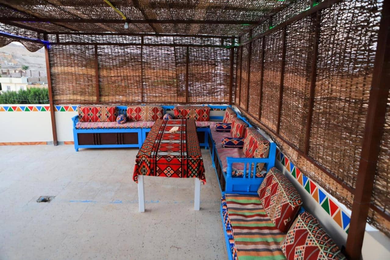 Shahhat View House, Charming Private Villa in Luxor West Bank with Habu Temple Views, for up to 6 guests — 2