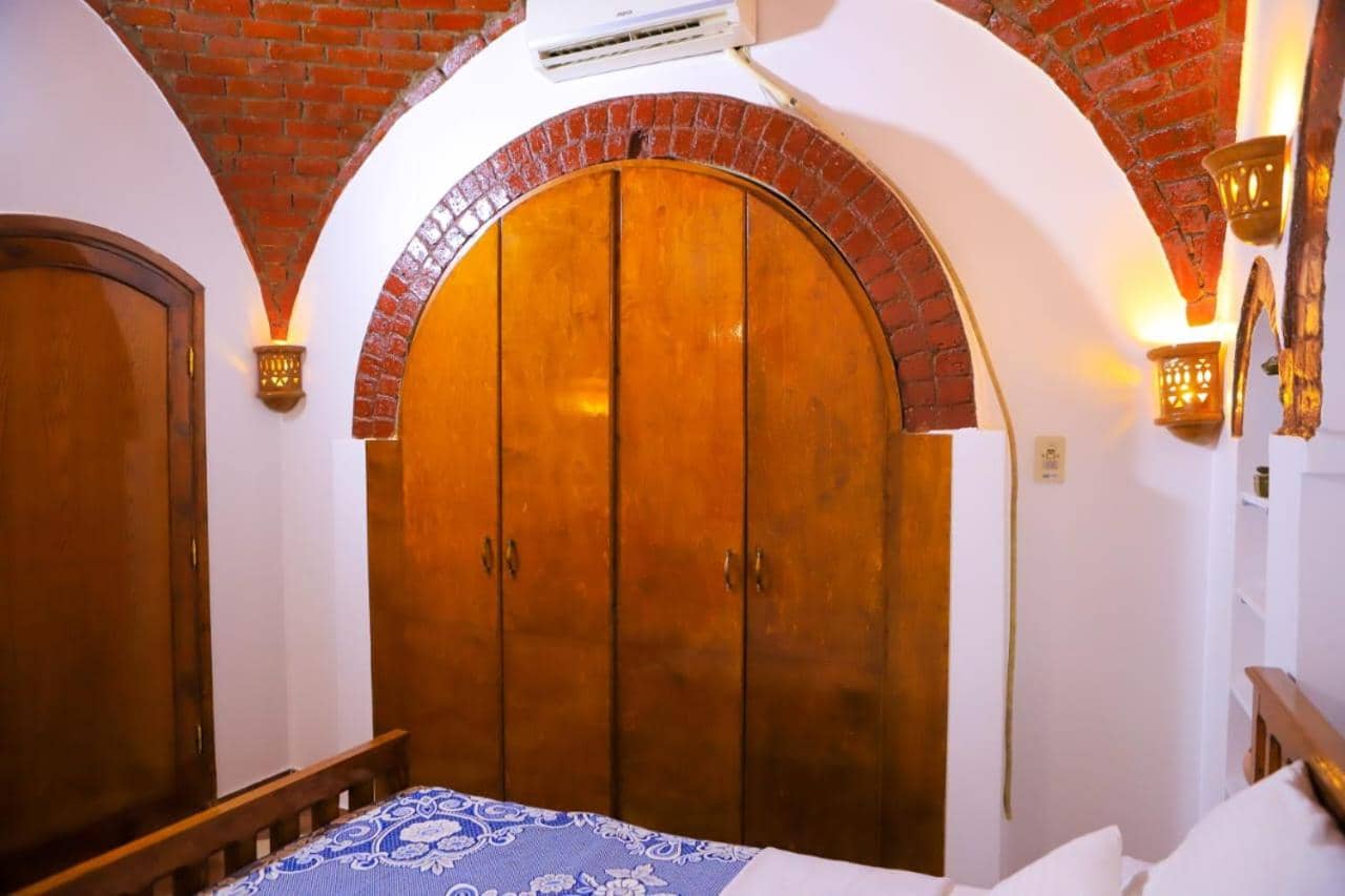 Shahhat View House, Charming Private Villa in Luxor West Bank with Habu Temple Views, for up to 6 guests — 3