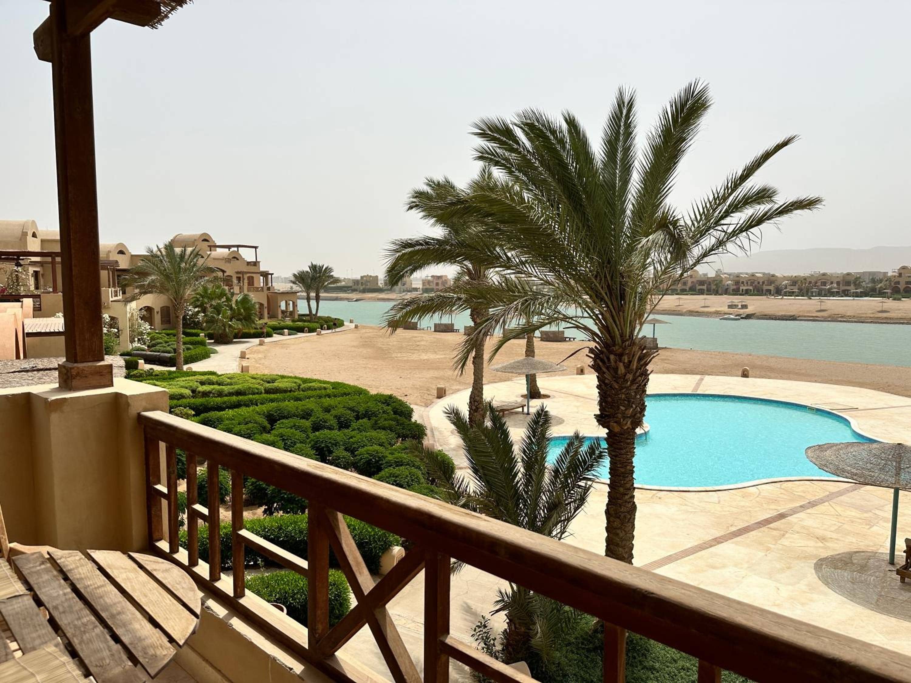 Sabina 1br apartment Lagoon view with shared pool By BFG Beit Fel Gouna