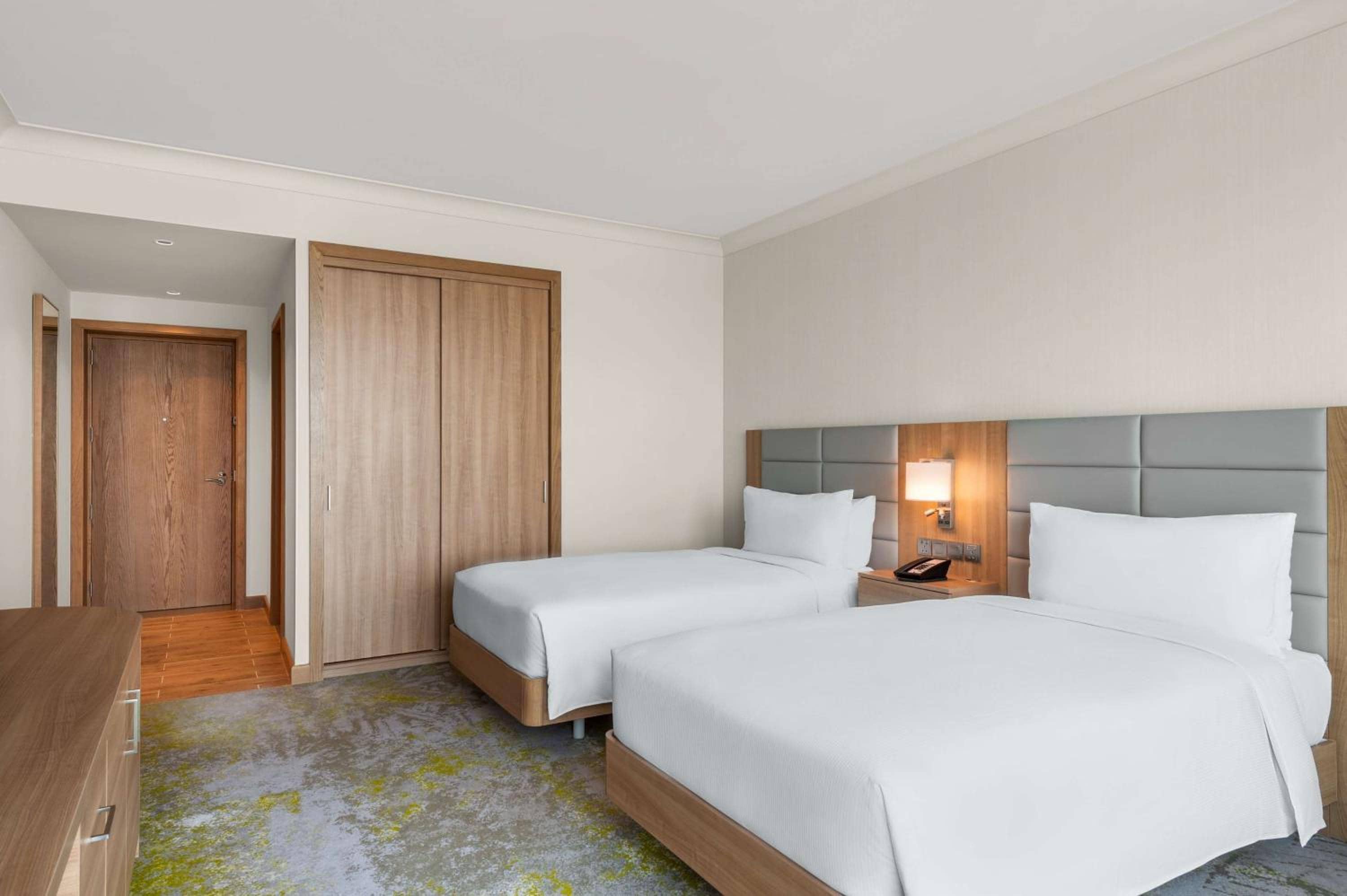 Hilton Garden Inn Kuwait — 2