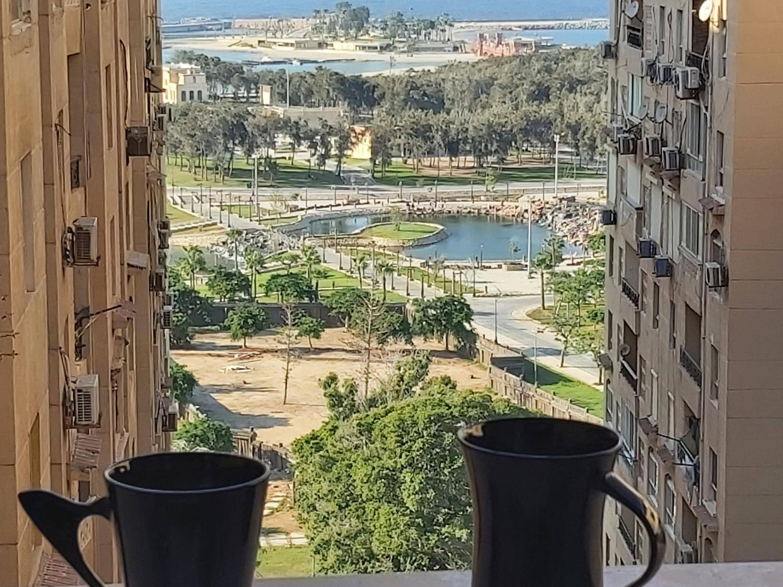 Riviera Suite Montazah Resort, Sea View, Scenic Views from Every Room, Fully Air-Conditioned Serviced 2BR Apartment, Reliable WiFi, Quiet