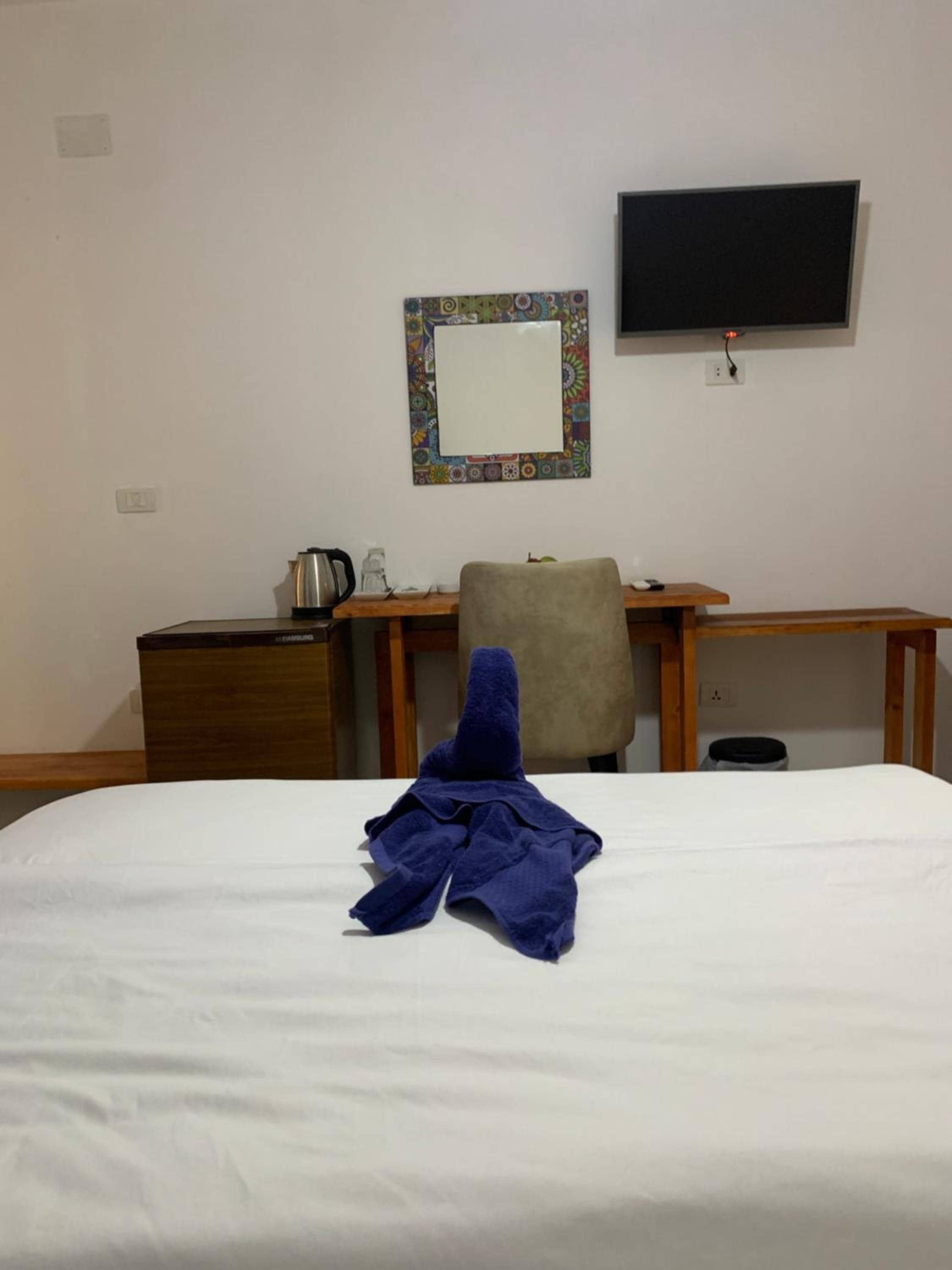 Z Pyramids Inn foreign only — 3