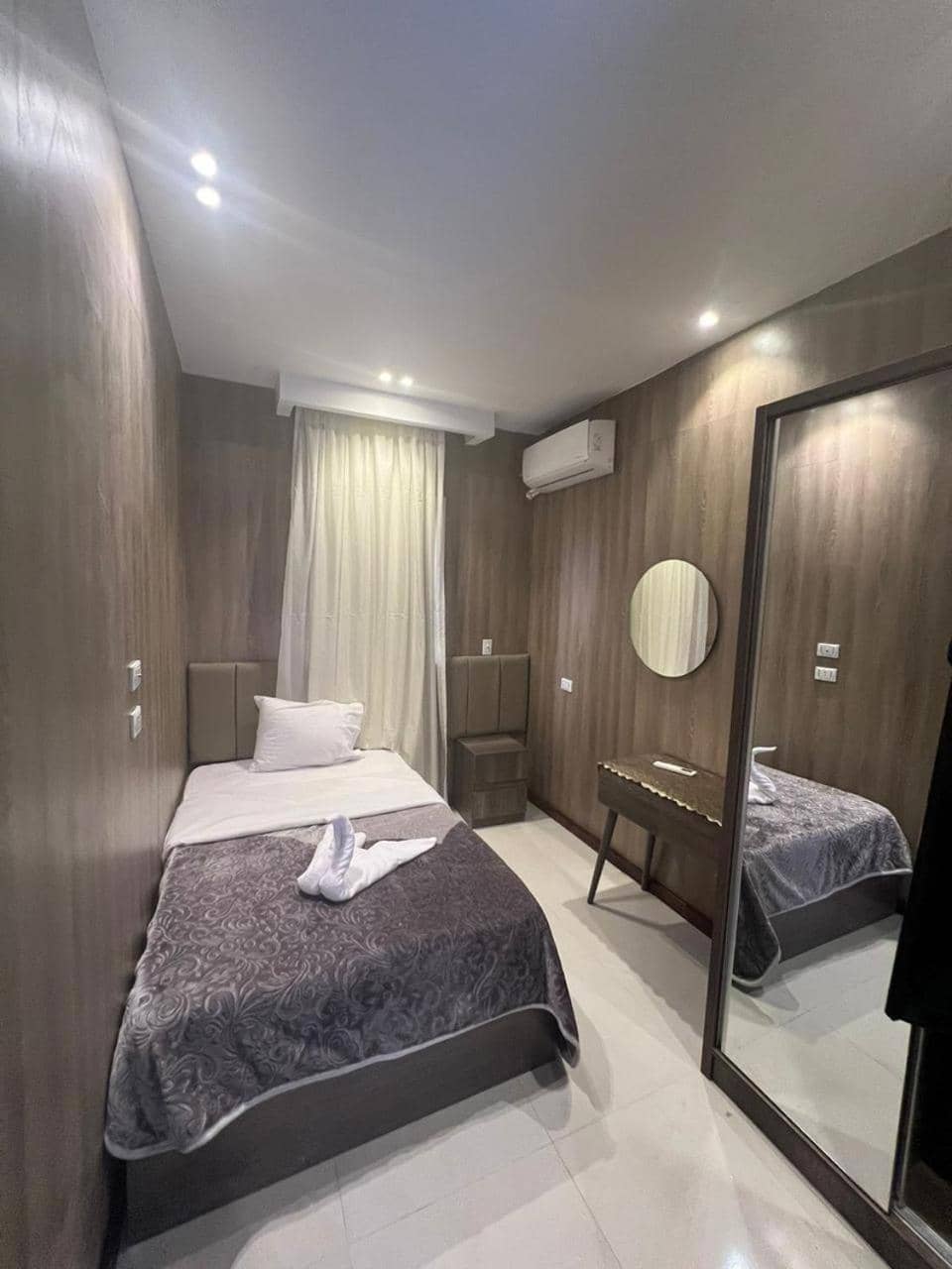 Rotana Palace Suites — 5
