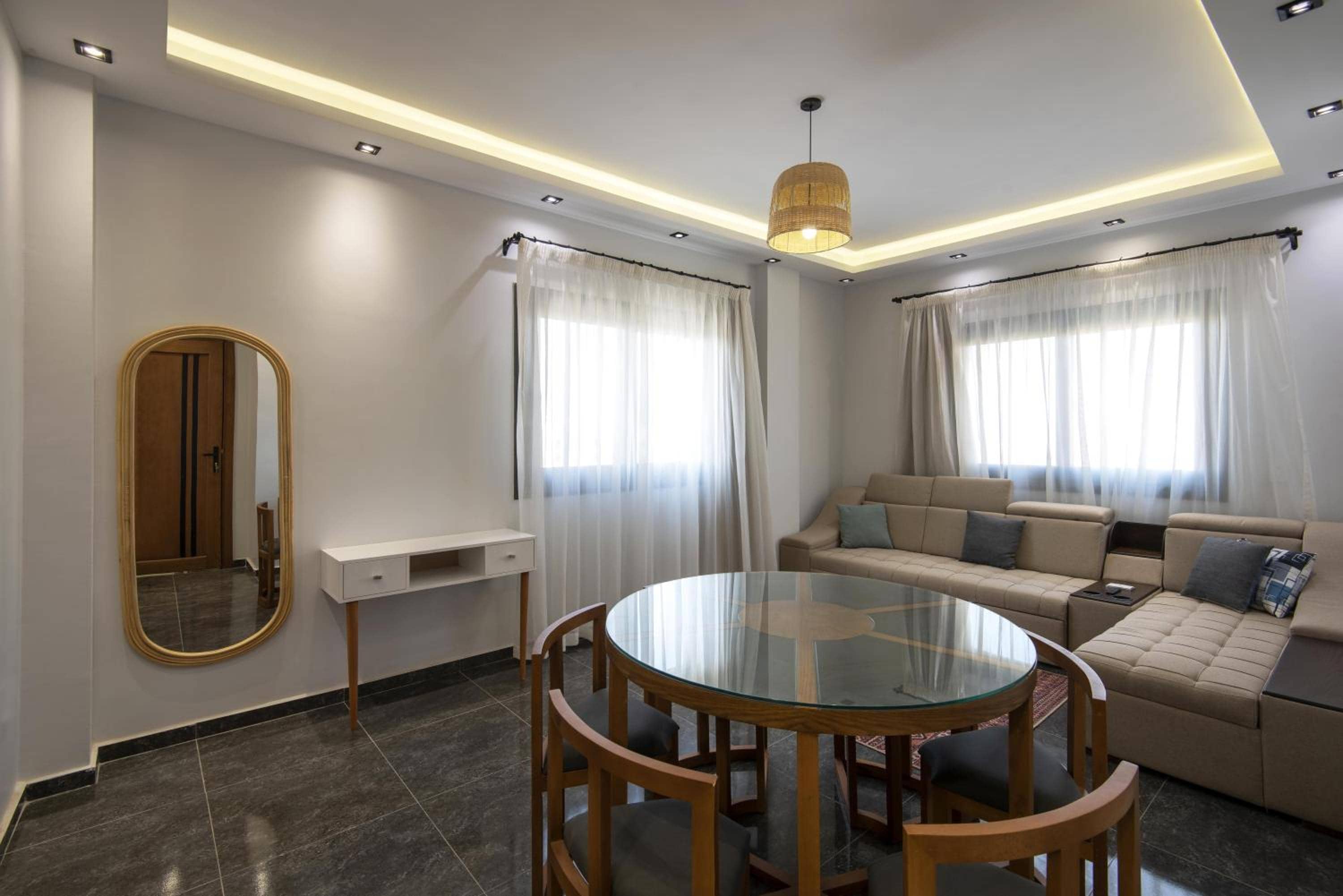 Travelholic AUC Residence — 5