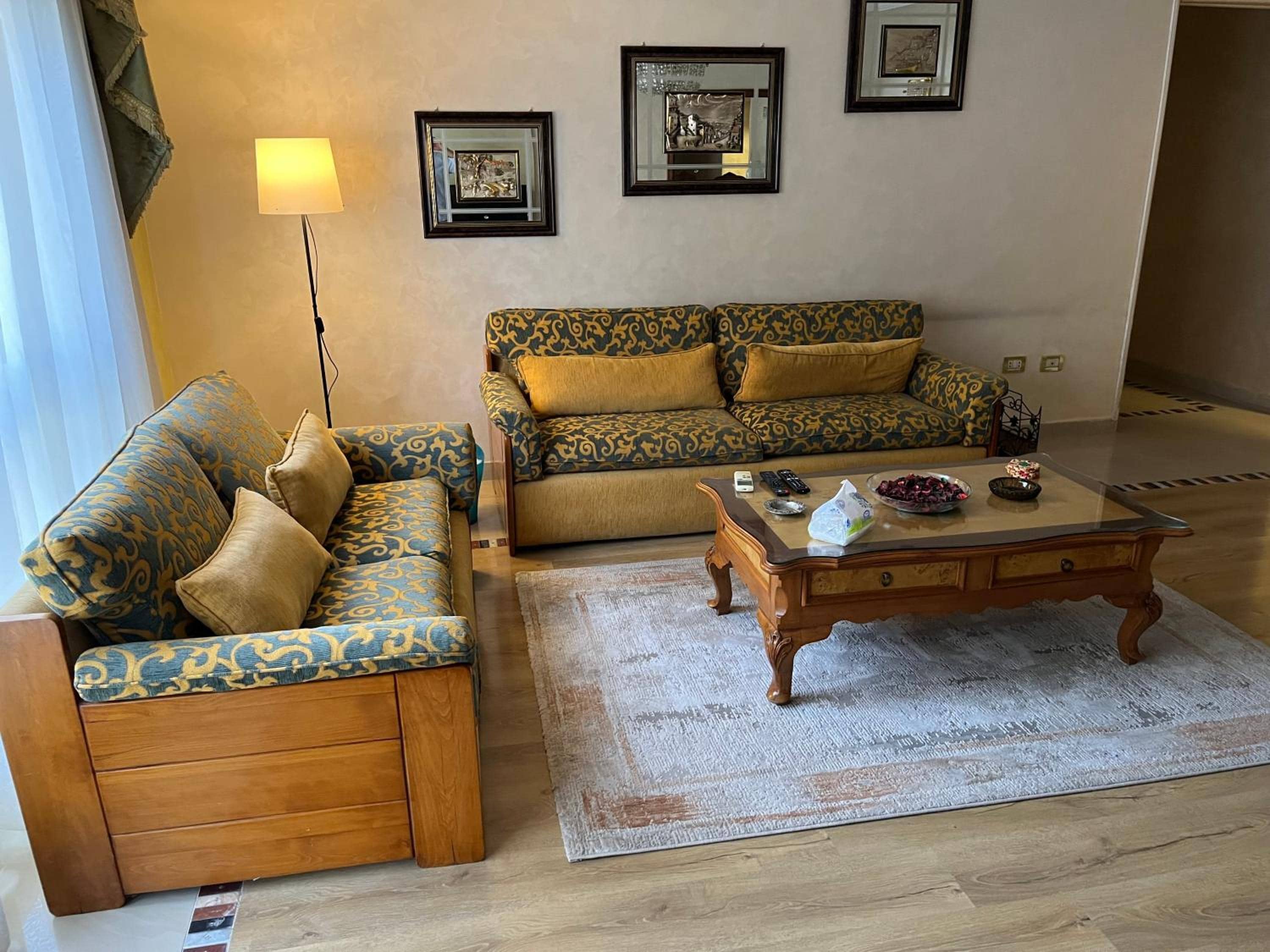 Lovely furnished 2-bedroom apartment with balcony