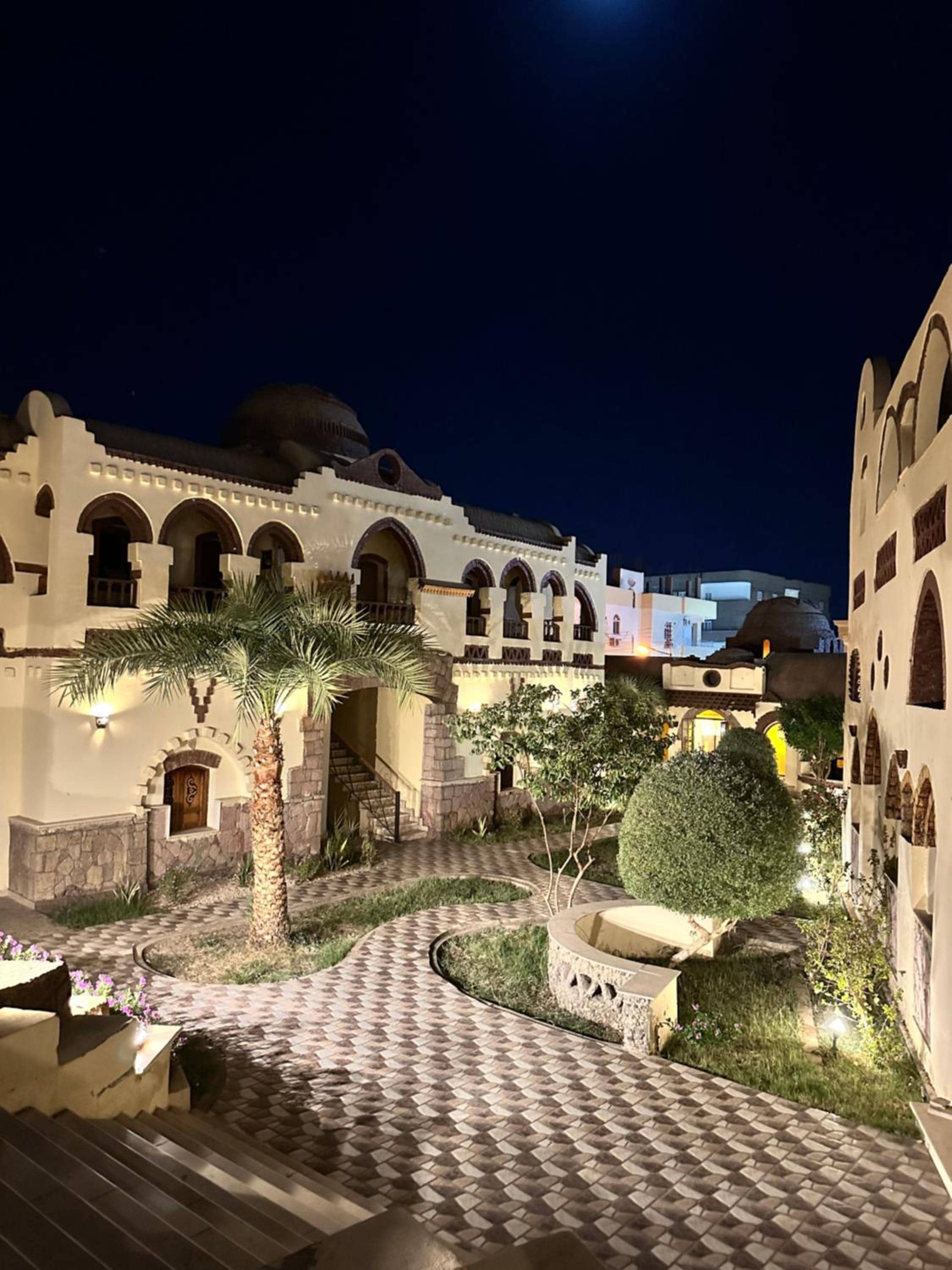 Elphardous Oasis Hotel
