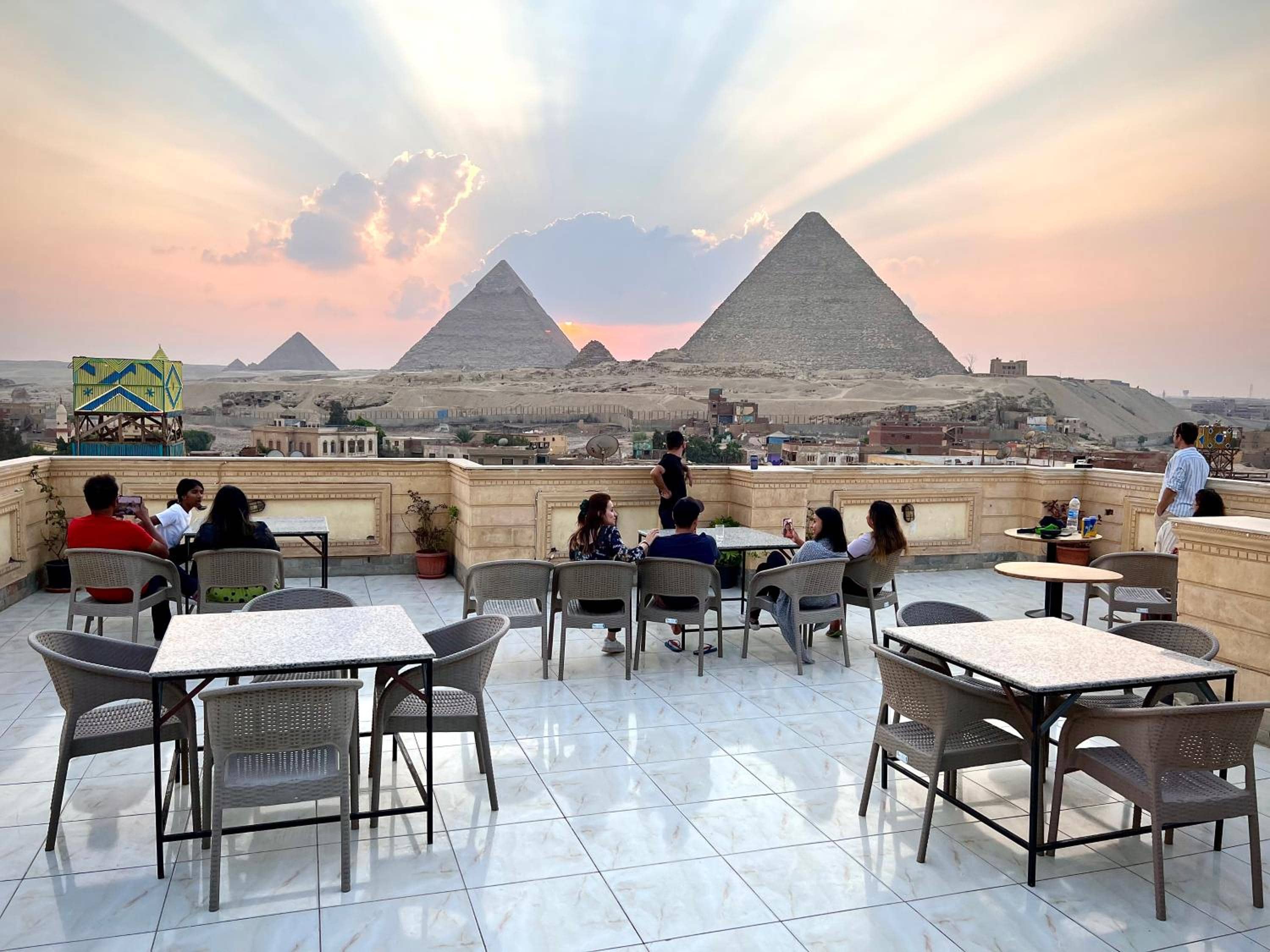 Moses Pyramids Inn