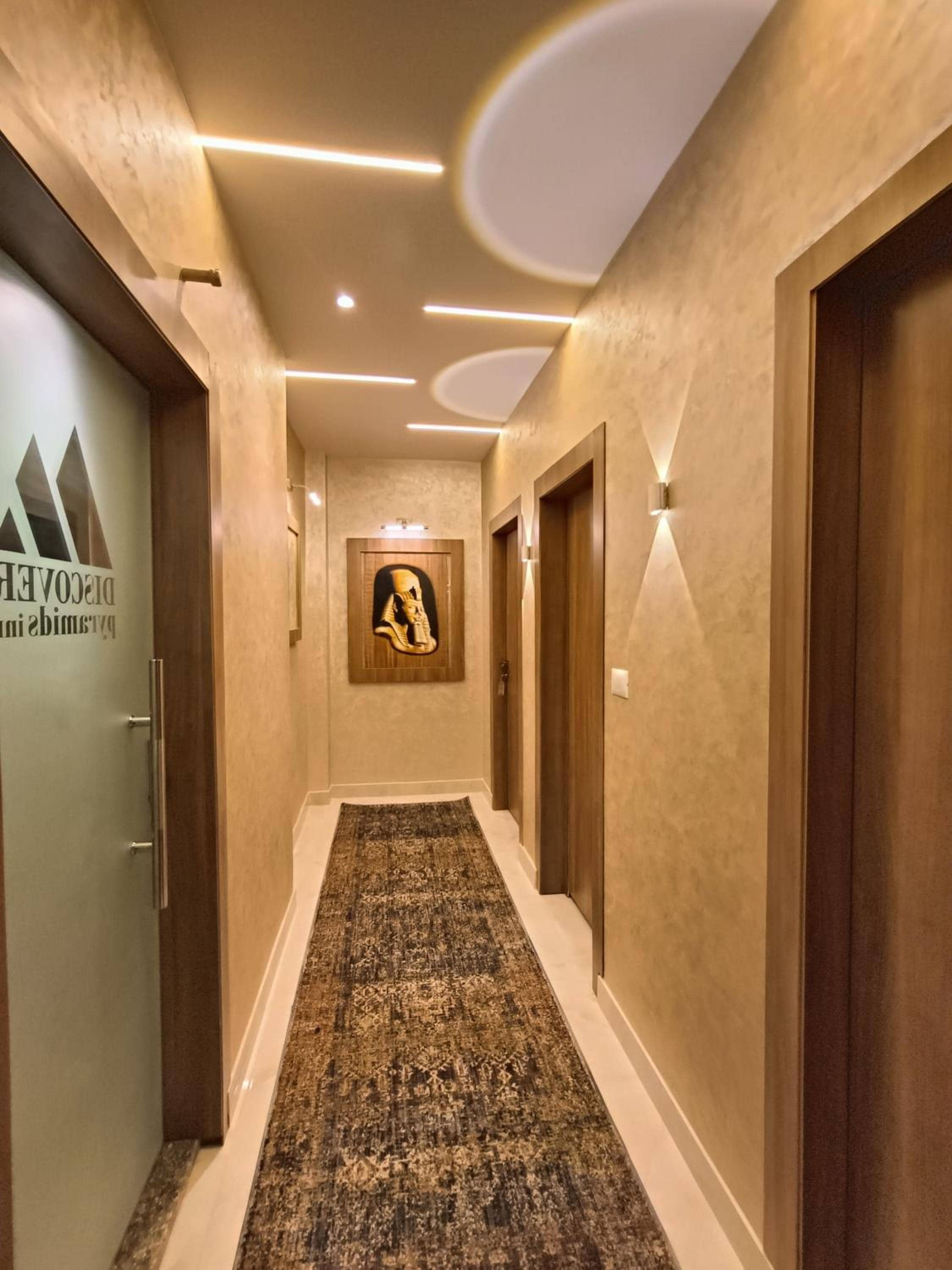 Discover pyramids inn — 5