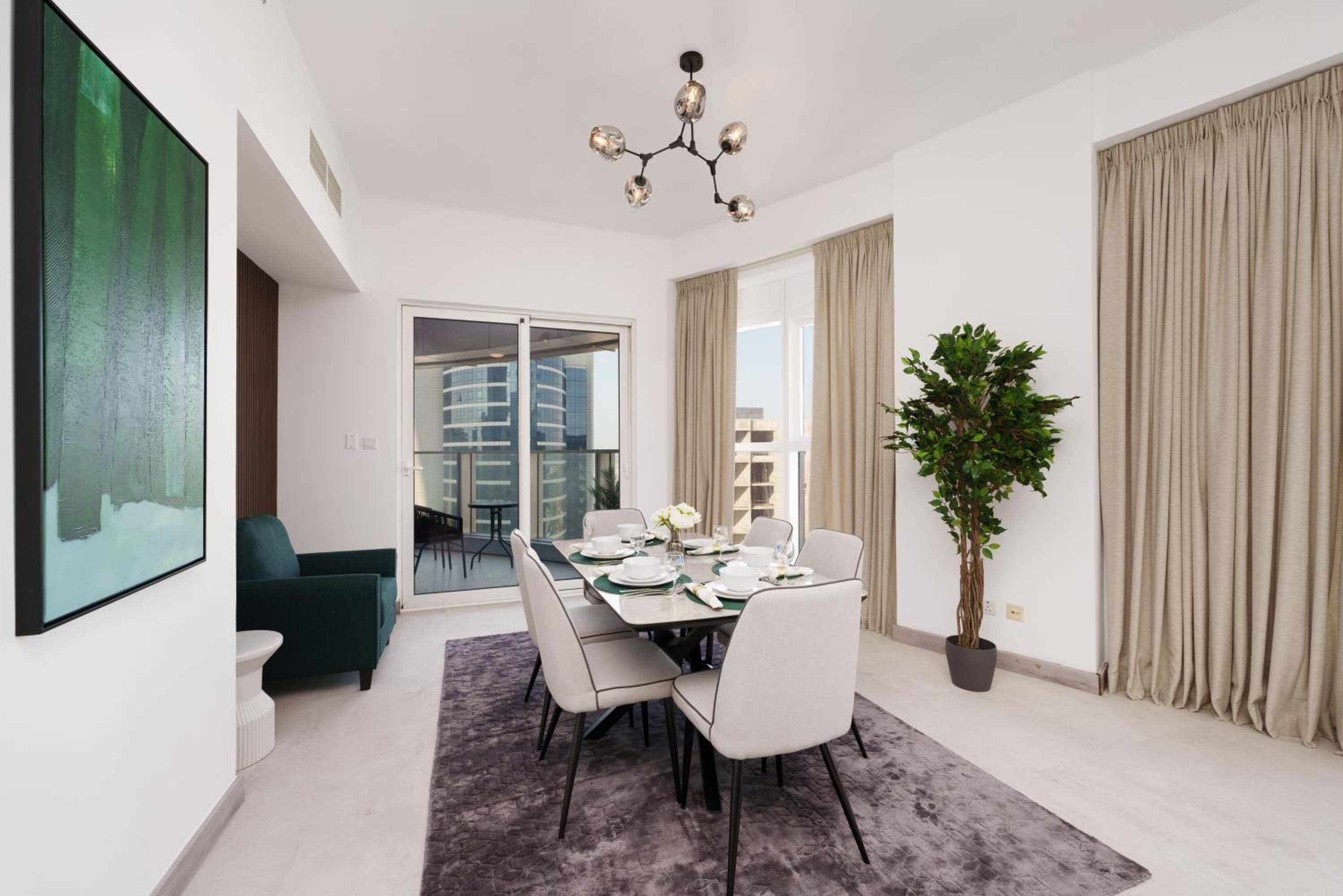 Maison Privee - Elegant & Panoramic Sea View Apt on Al Reem Island — 2