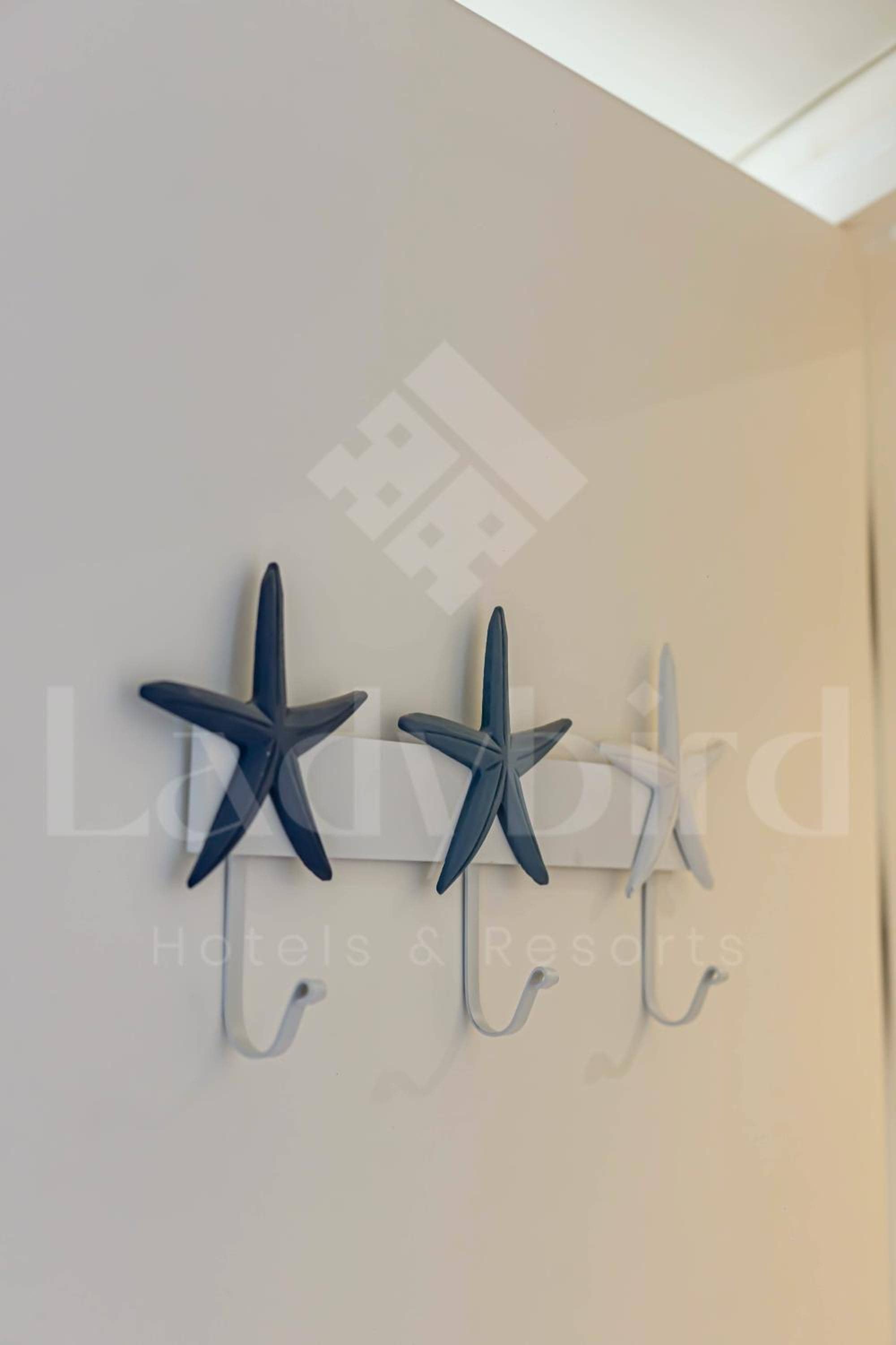 Ladybird - Veranda Beach House — 4