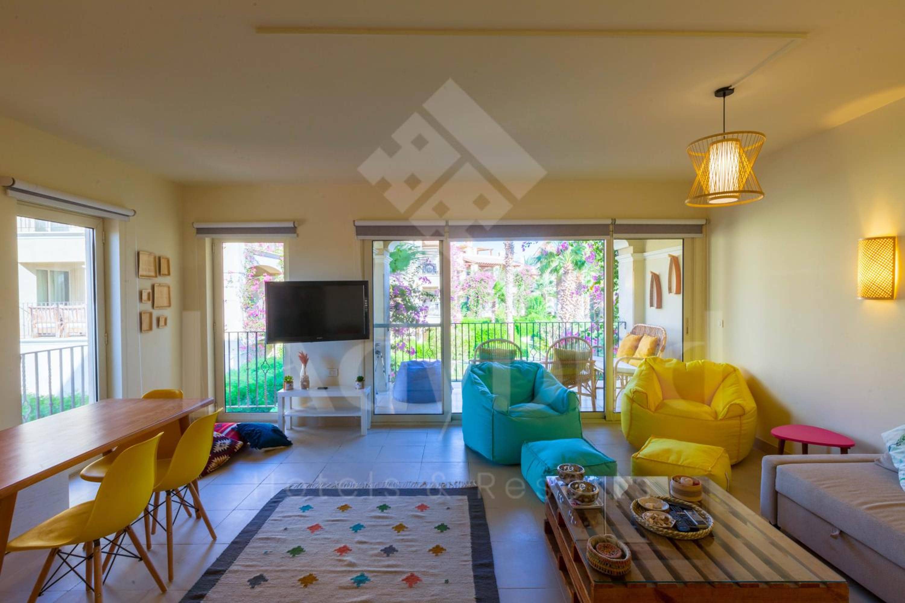 Ladybird - Veranda Beach House