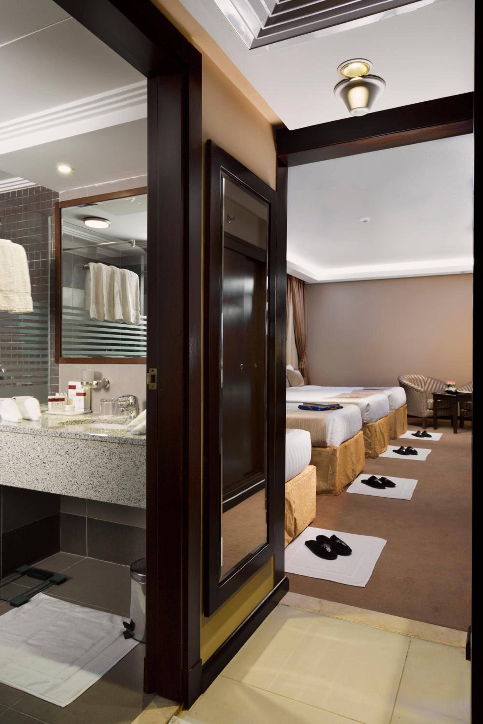 Razana Al Rawdha Hotel — 2