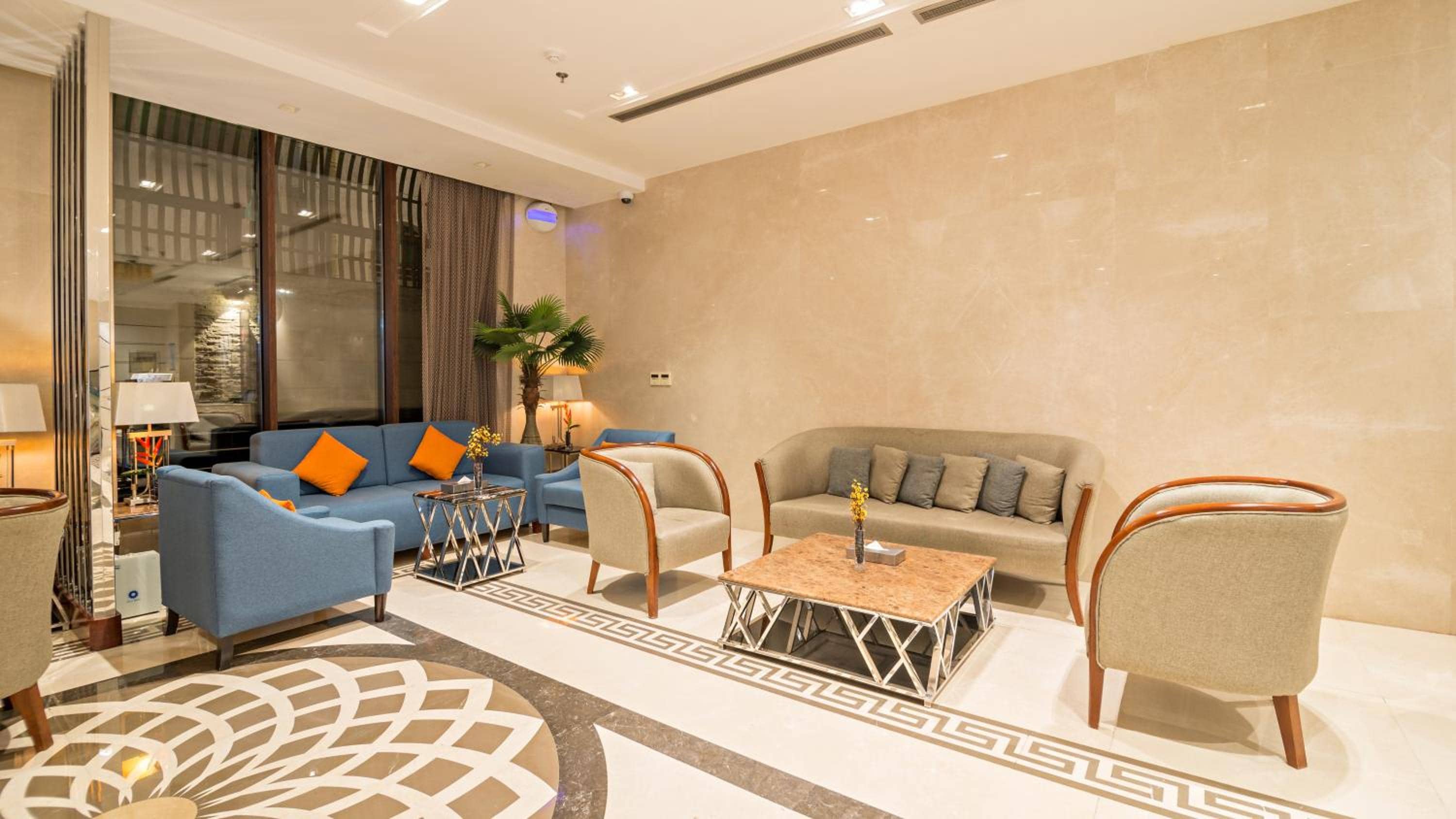 Jiwar Almasi Hotel — 4