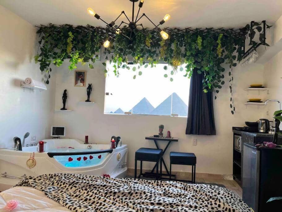 samer stays pyramids view 4 — 4