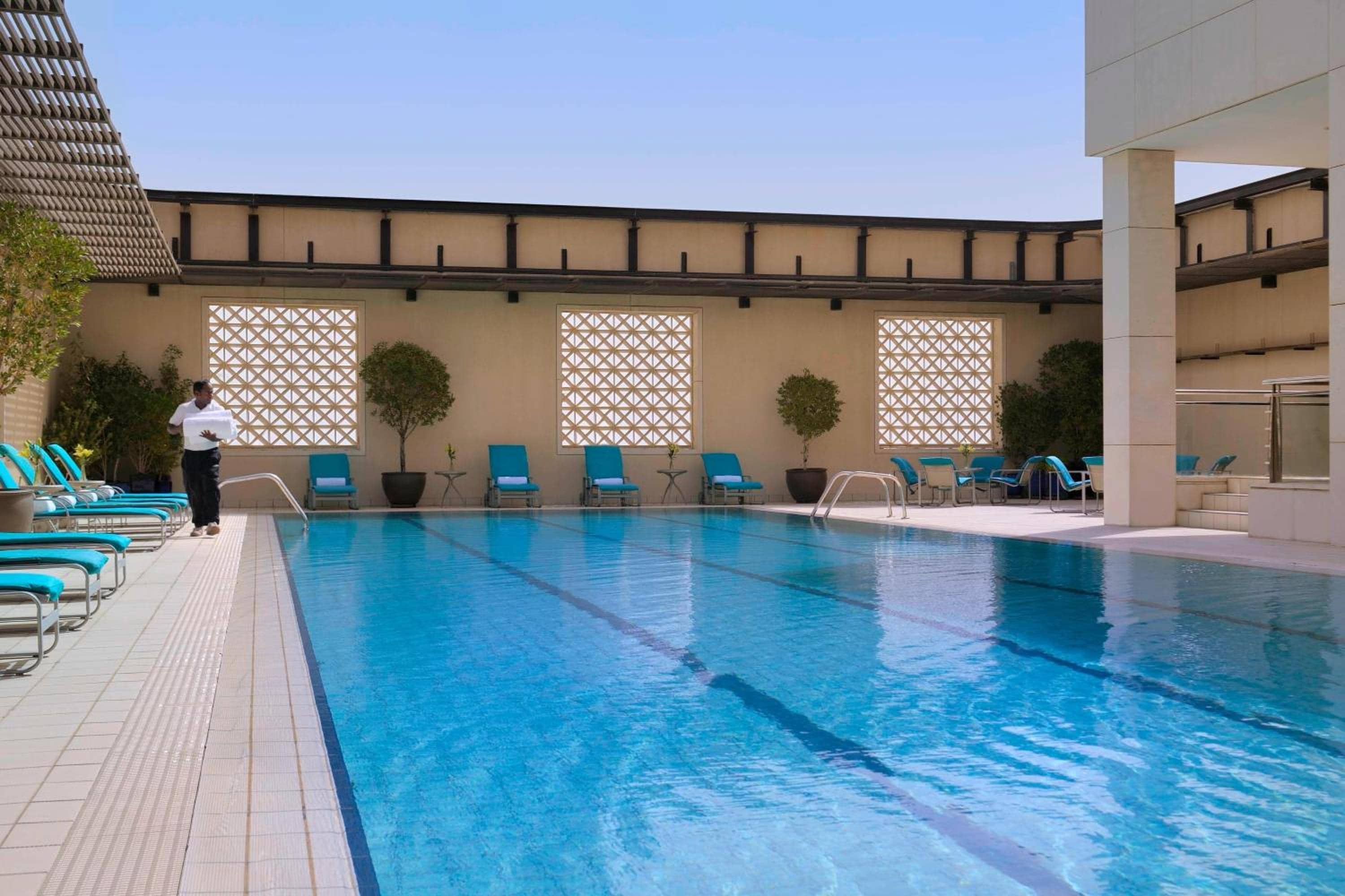 Courtyard By Marriott Kuwait City — 4