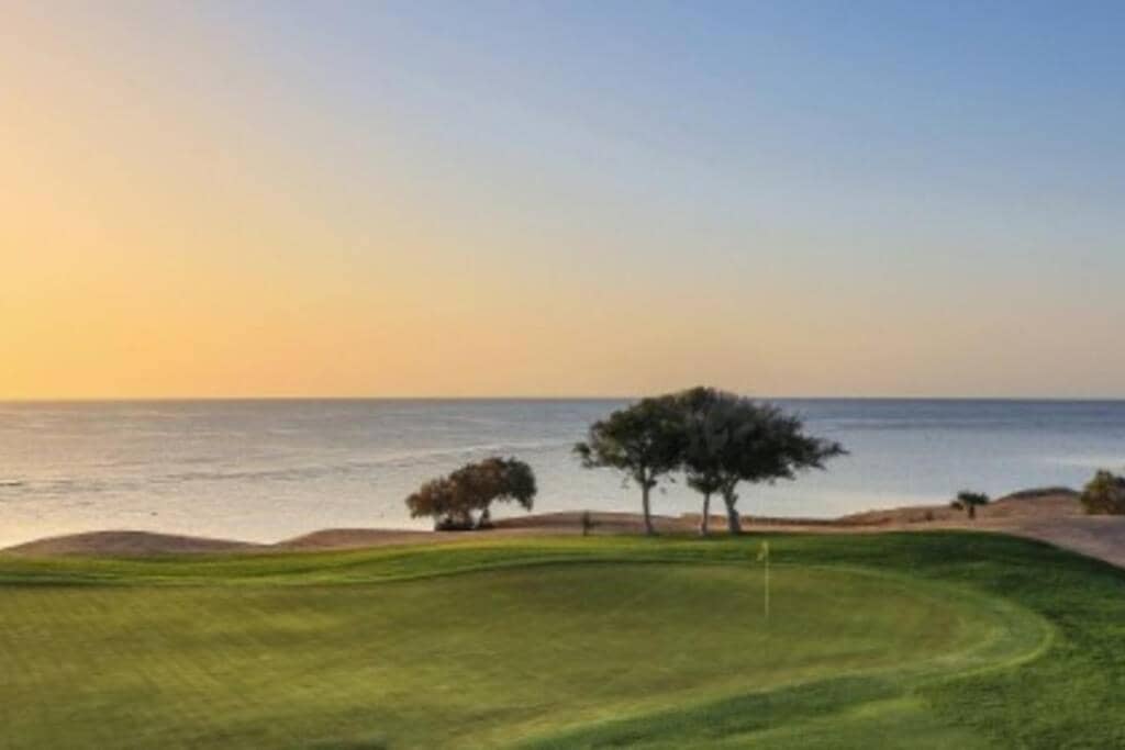 Modern Soma Bay 2BR Villa w sea views, beach & pool access — 5