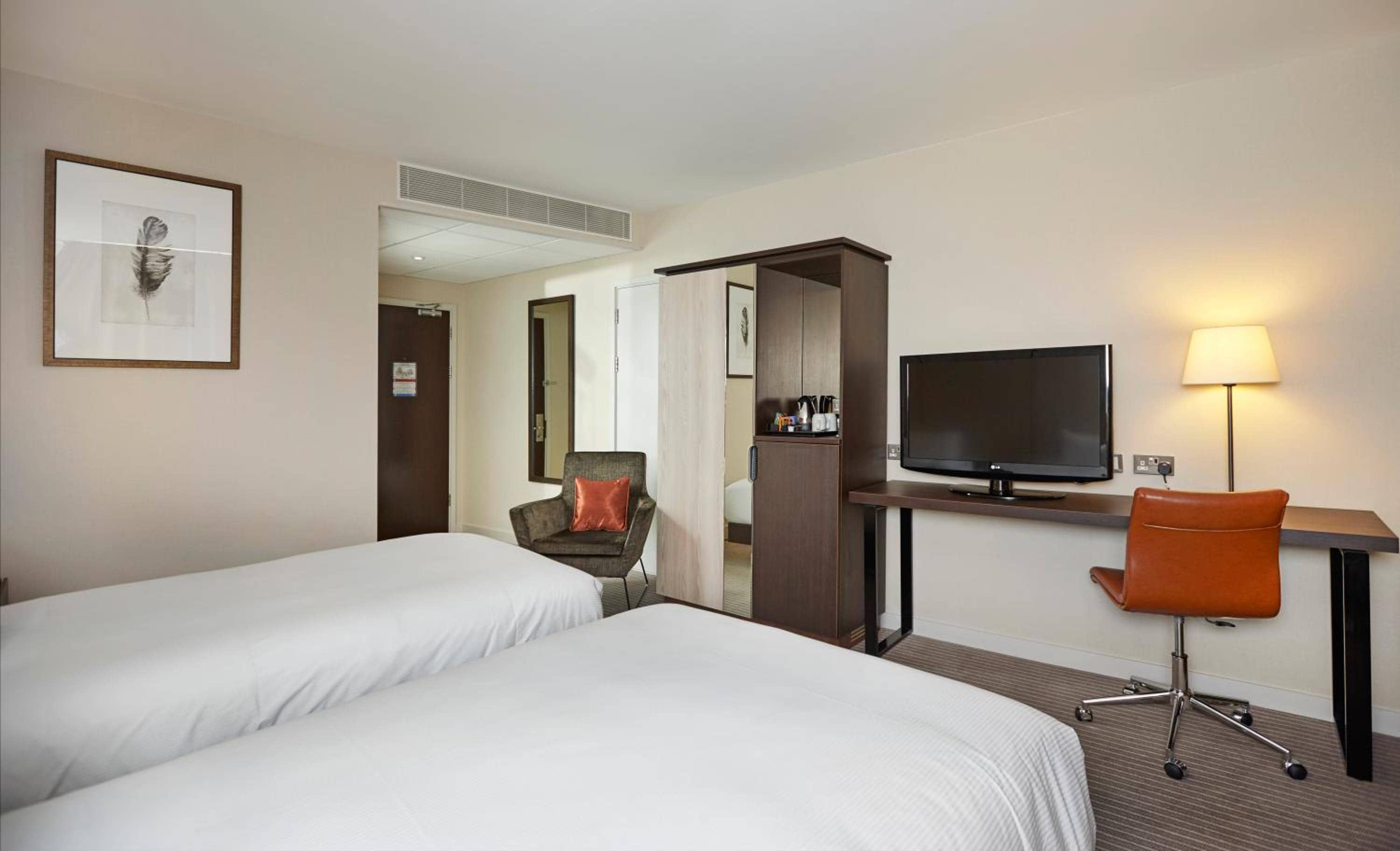 DoubleTree By Hilton London Excel — 4