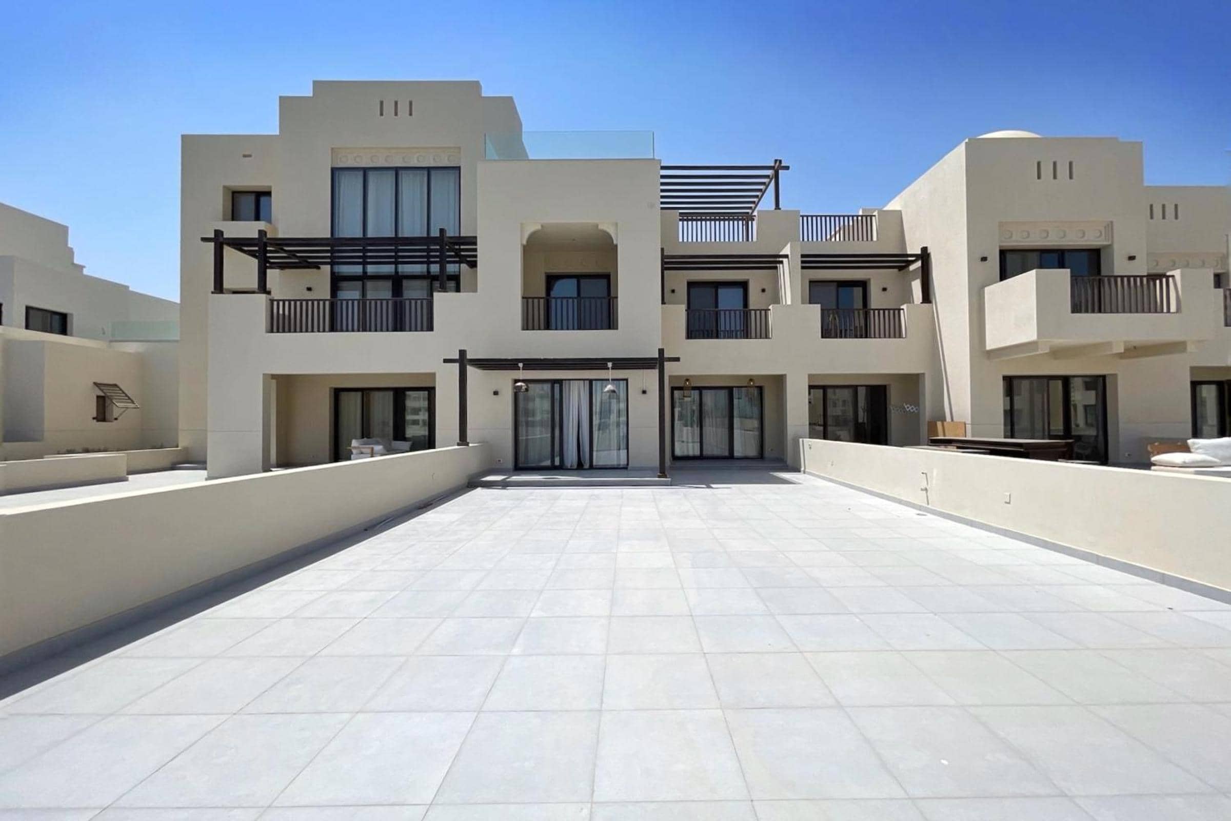 Captivating 1 BDR Fanadir Marina