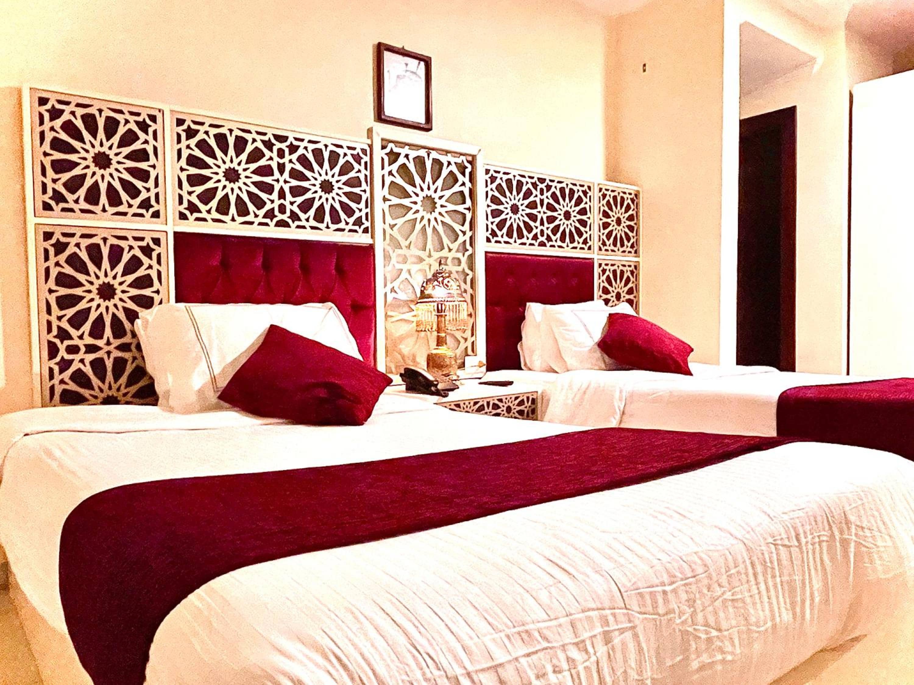 Eco green pyramids hotel — 2