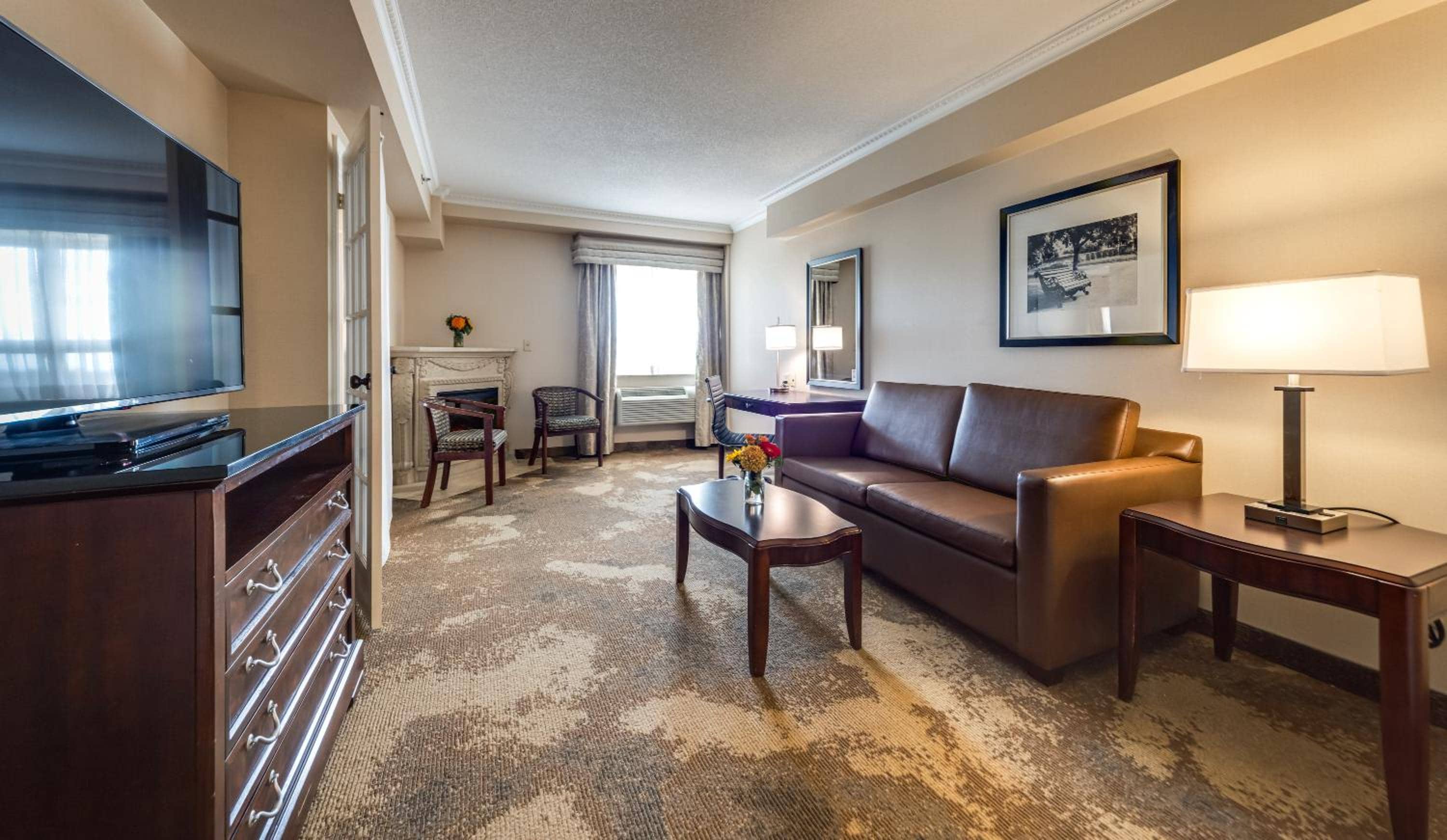 Monte Carlo Inn & Suites Downtown Markham — 2