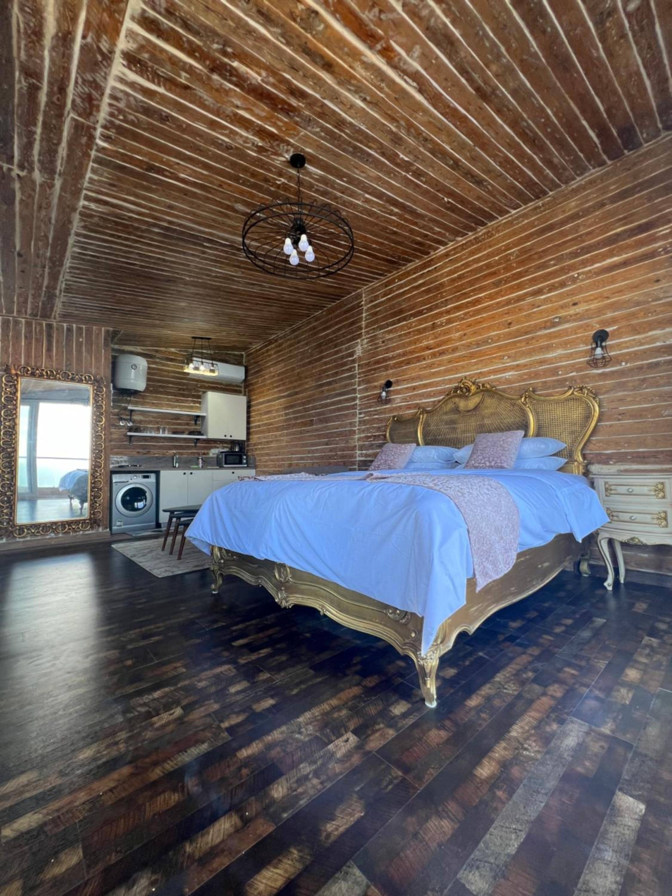 Sea View Cabin — 5