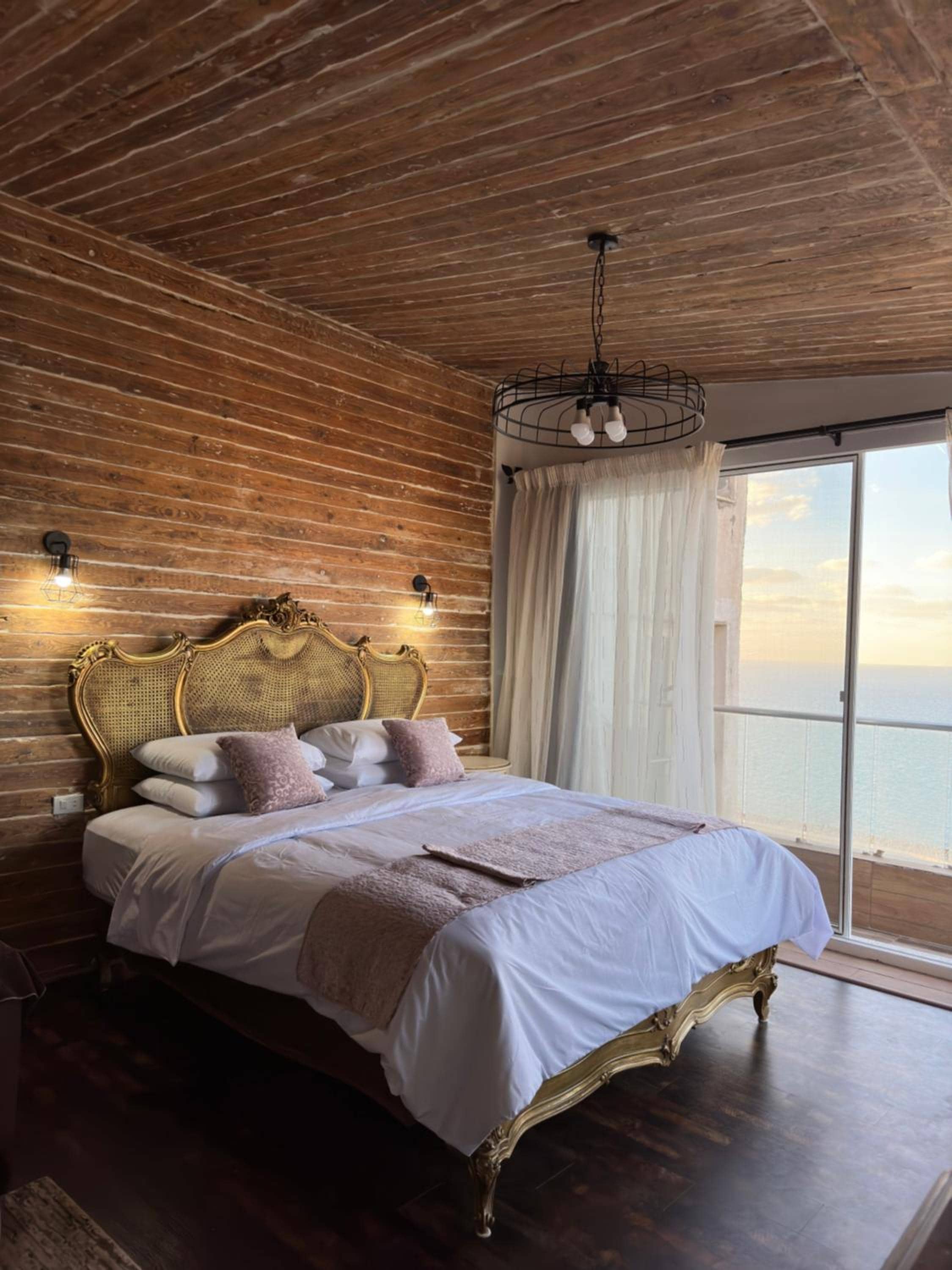 Sea View Cabin — 4