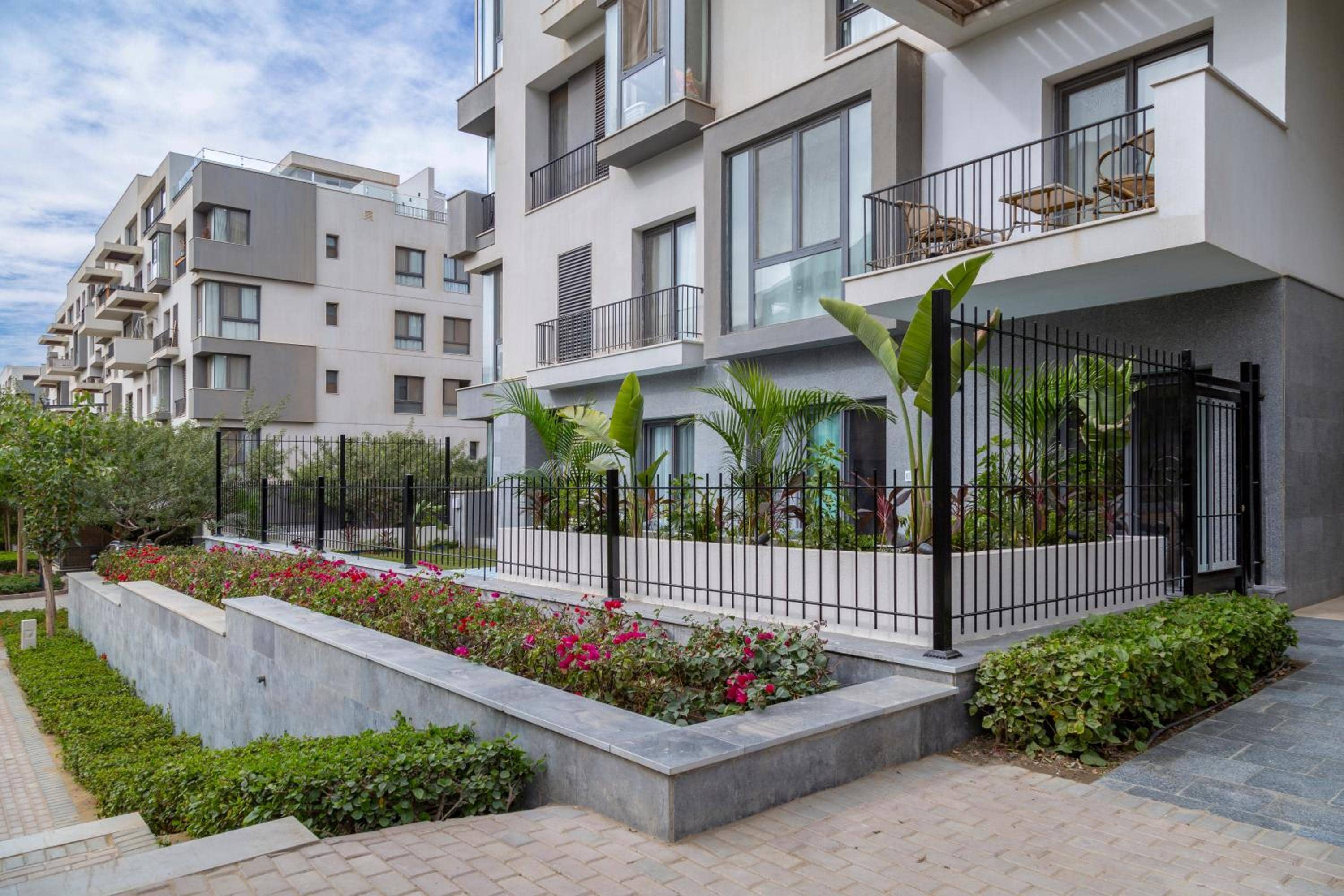 New Cairo 2BR Garden Apartment Near EDNC & CFC Mall