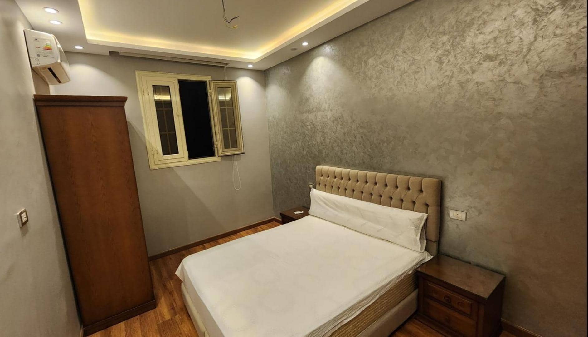 3rd floor luxury apartment-families only — 3