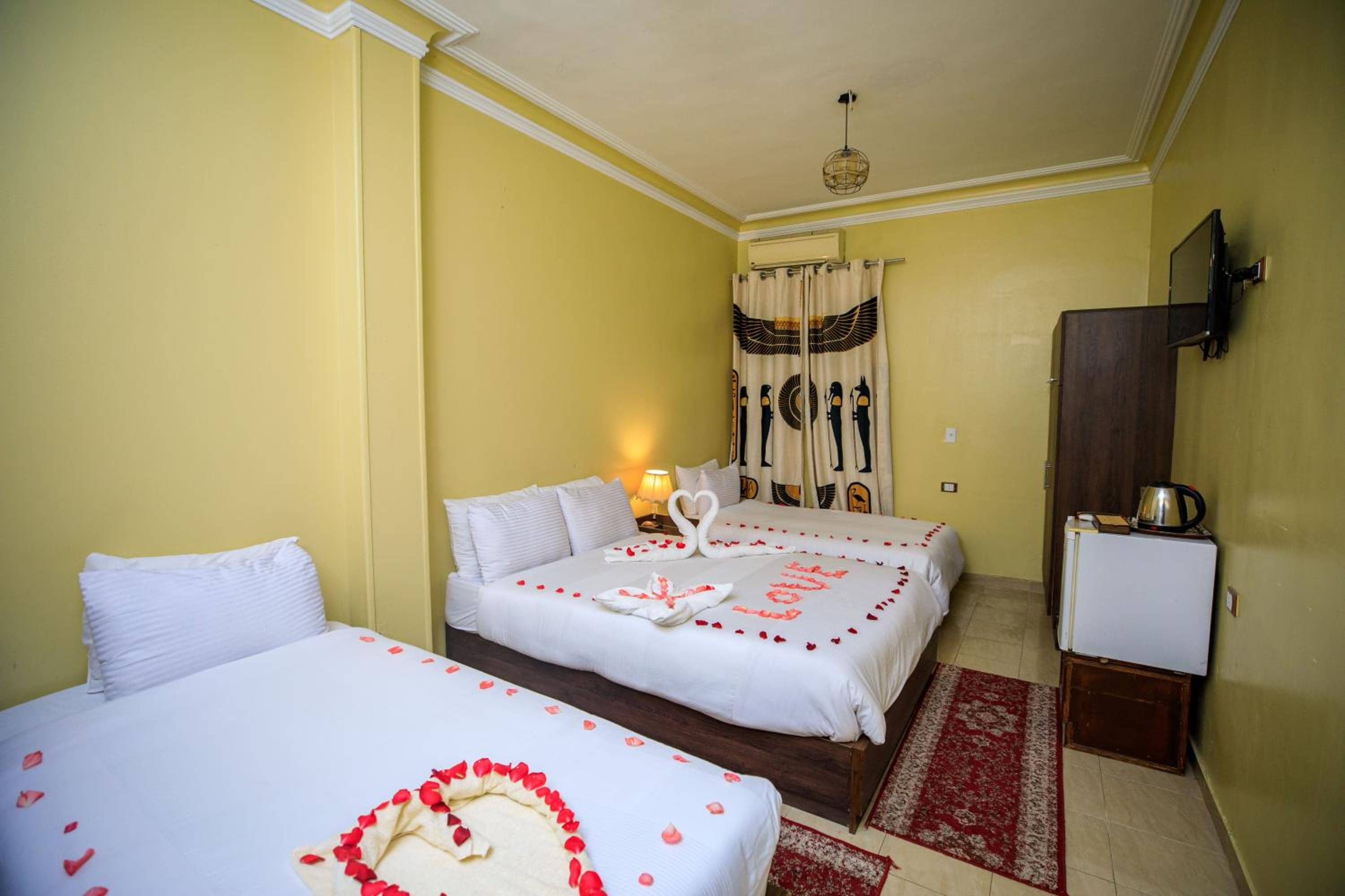 Bella Casa Pyramids Inn — 5