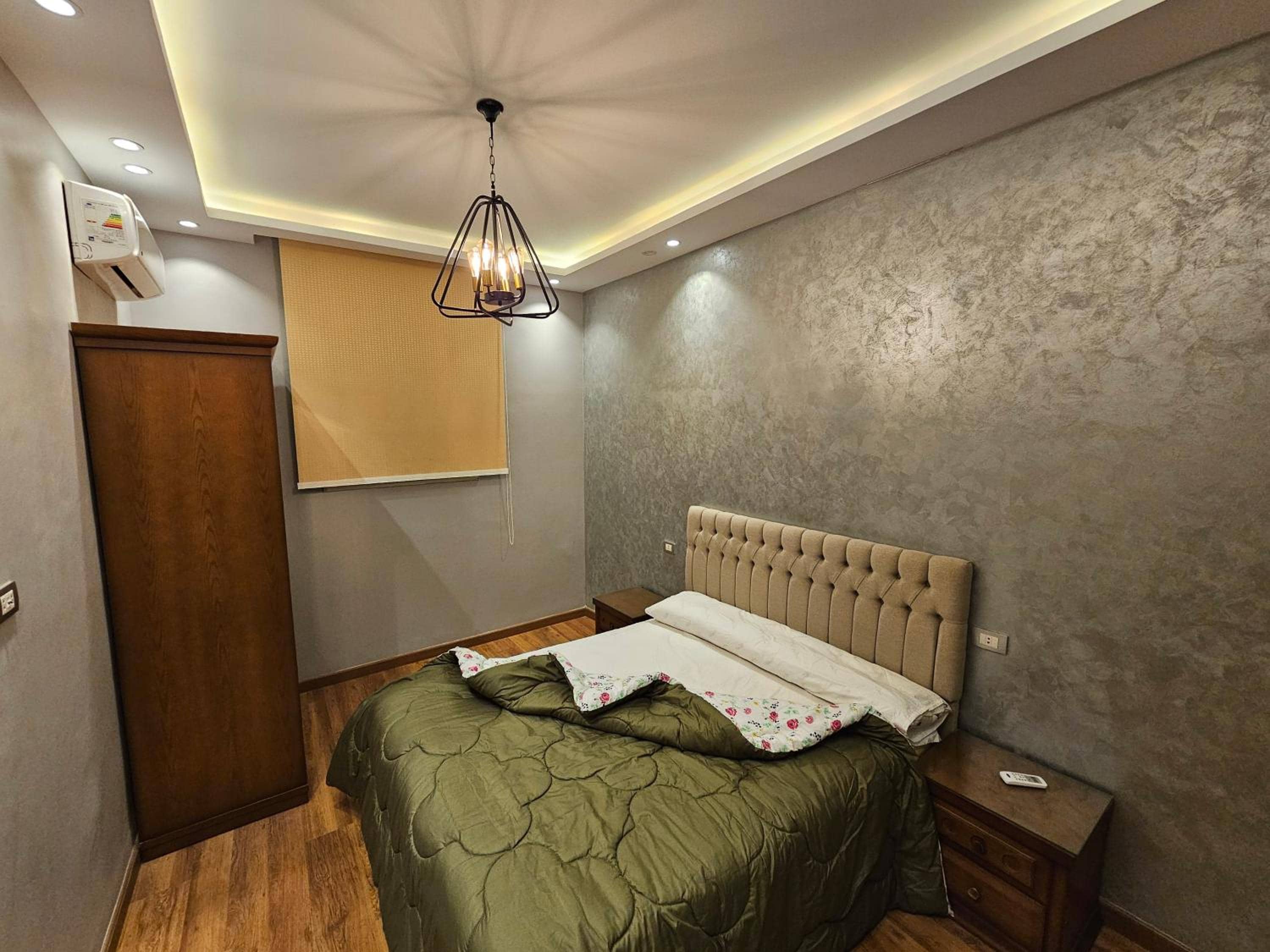 3rd floor luxury apartment-families only — 5