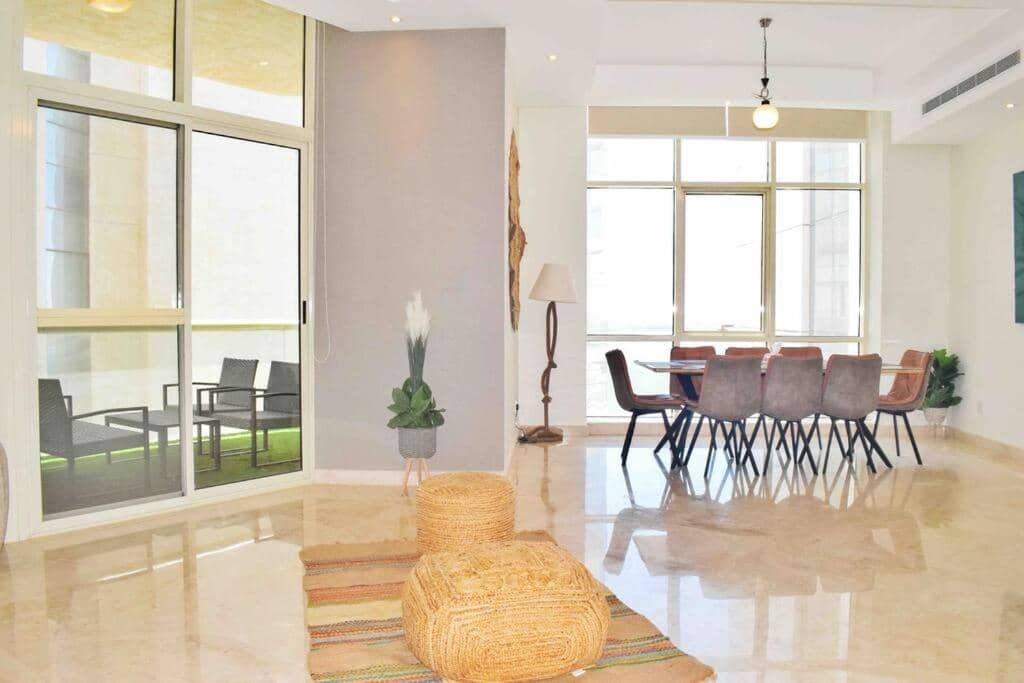 Elegant 4 Beds W/Partial SeaView — 5