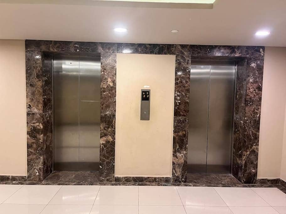 UNIQue 2BRs LOCation l DOWNTown NEWCairo/City view — 3