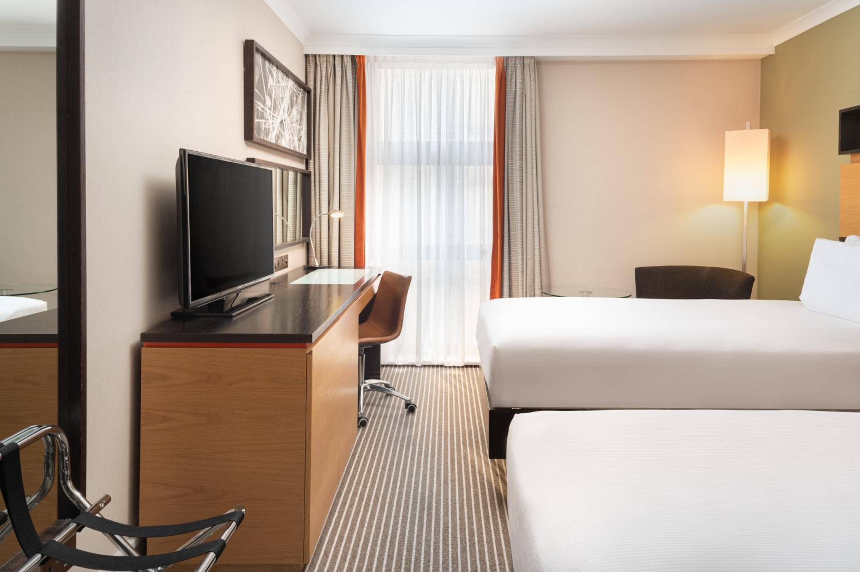 Hilton London Kensington Hotel — 4