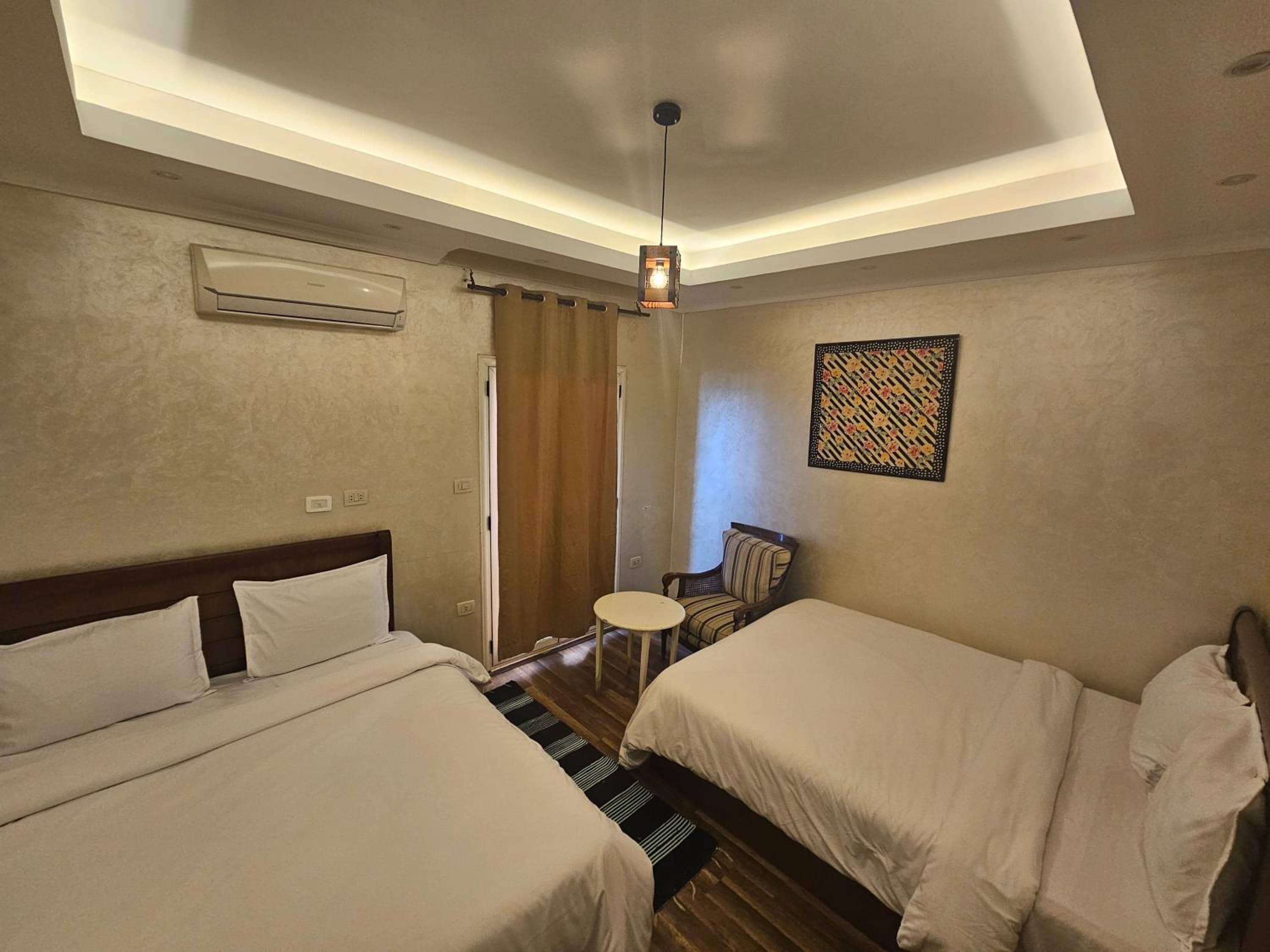 Simple sea view apartment - families only — 4
