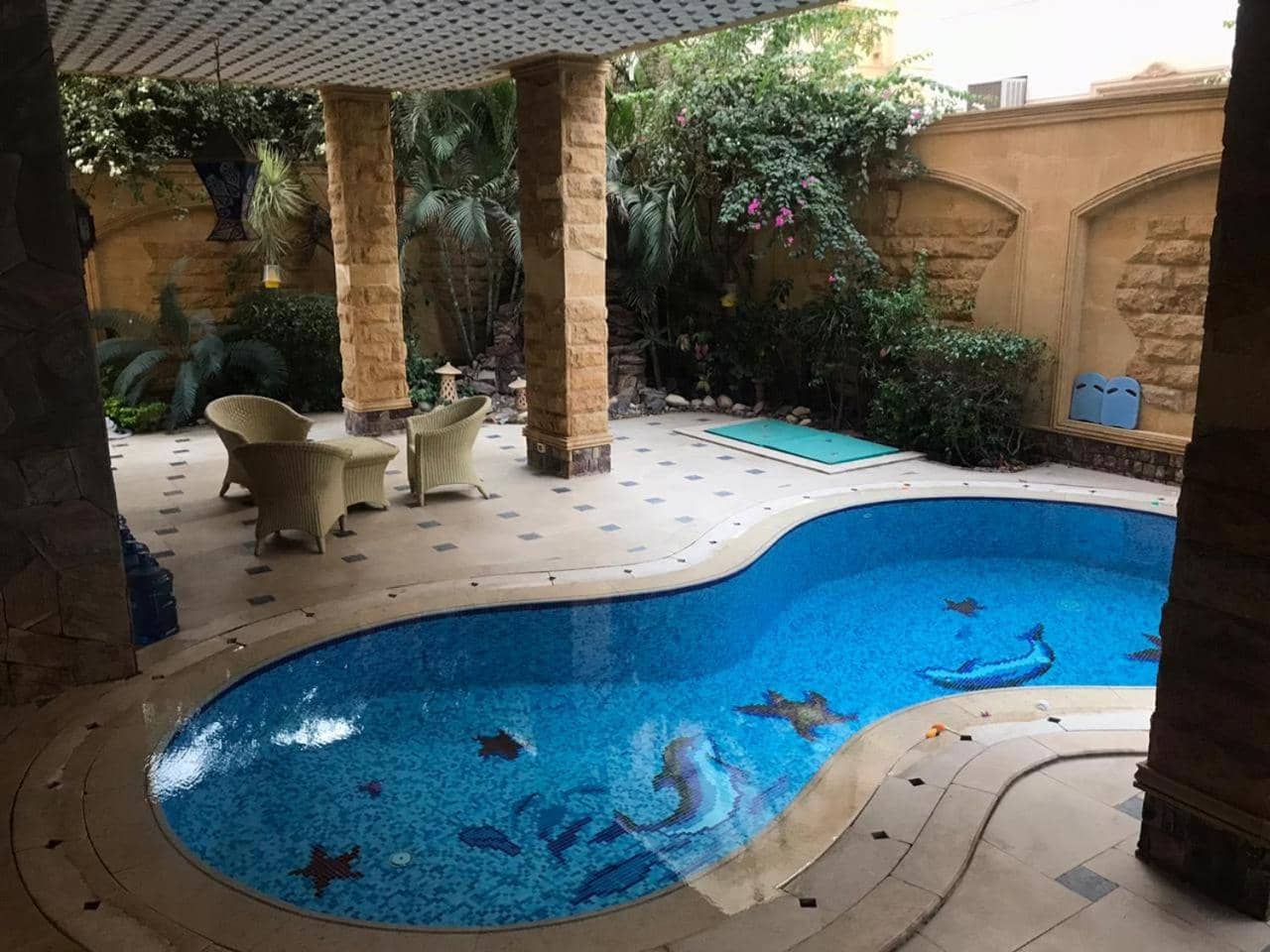 Cheerful standalone villa with pool and waterfall — 3