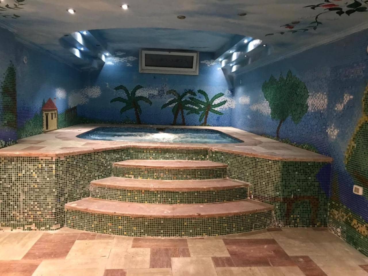 Cheerful standalone villa with pool and waterfall — 4