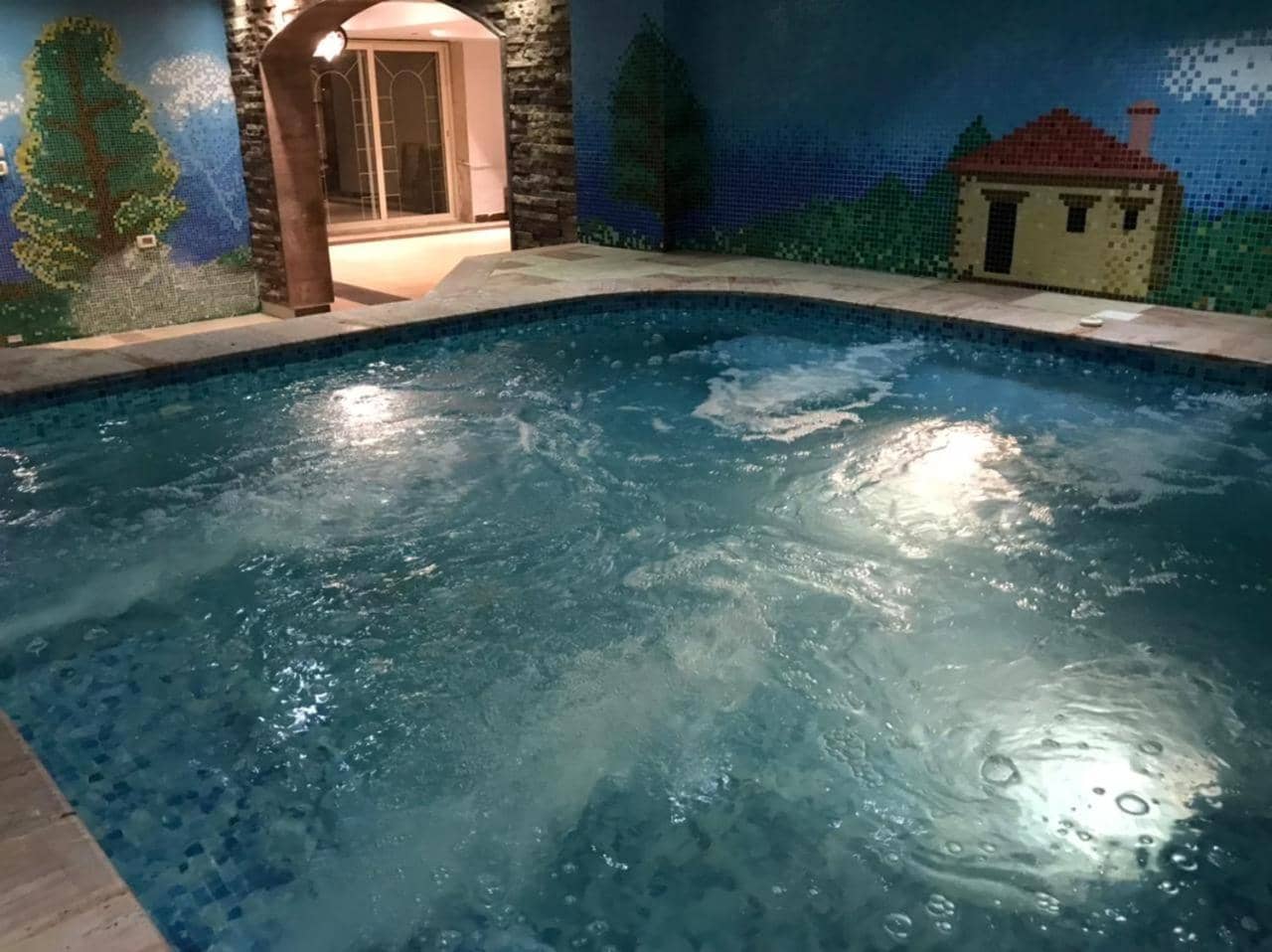 Cheerful standalone villa with pool and waterfall — 5