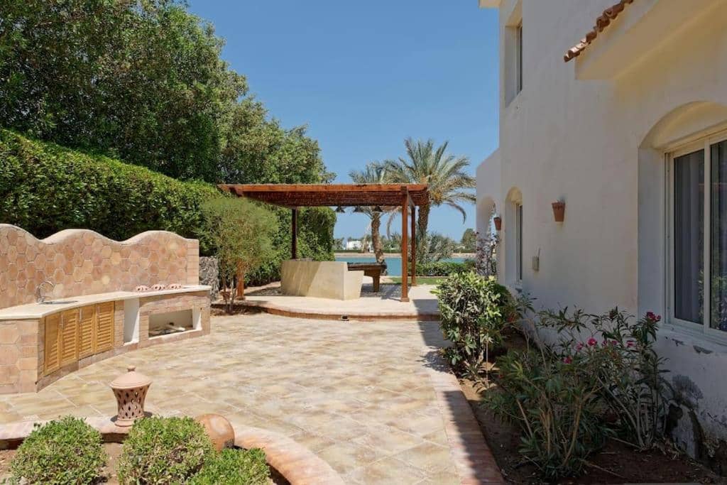 White Villa with open lagoon view — 3